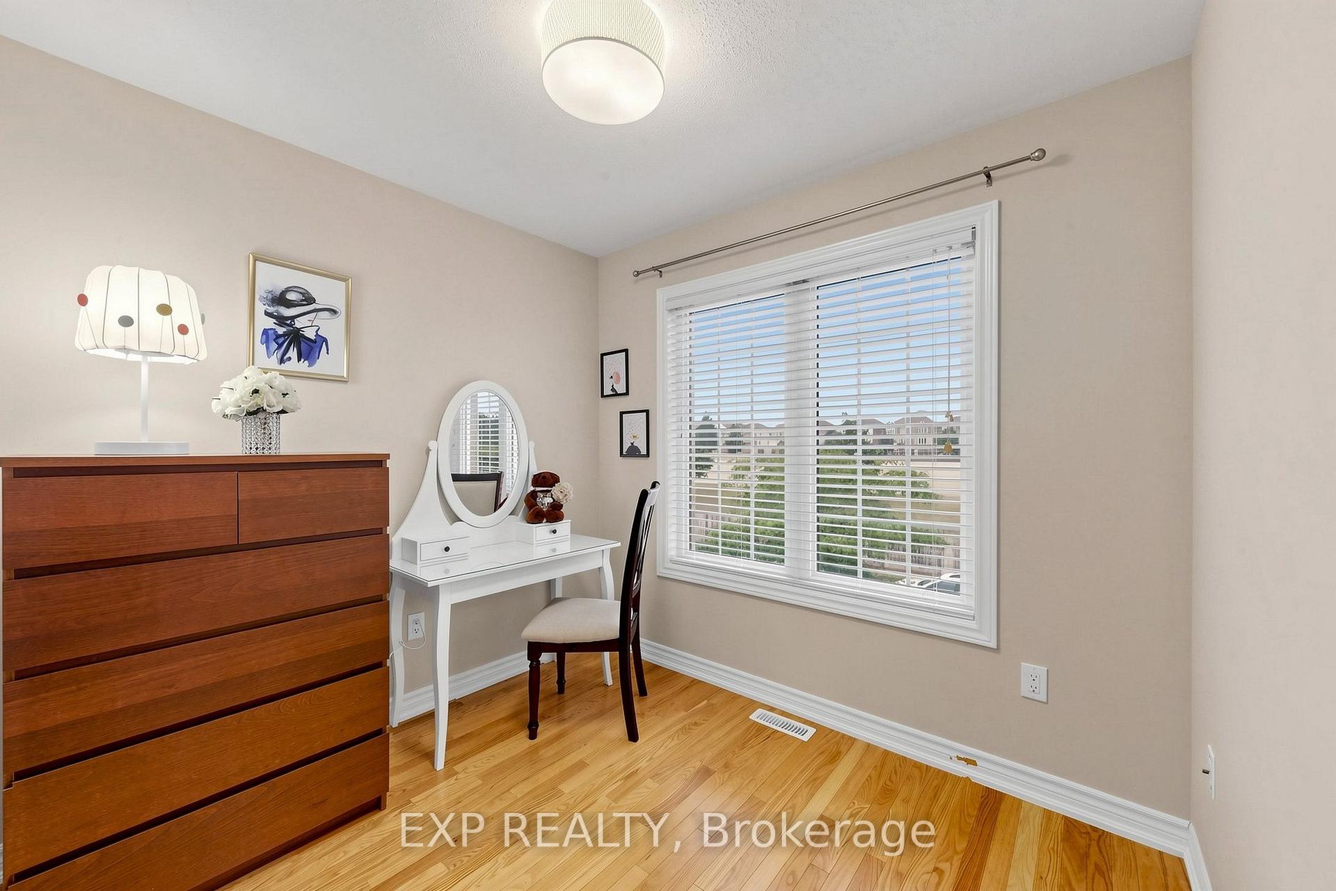 Photo 18 of 27 Hatton Court, Brampton, Credit Valley — HOMEH