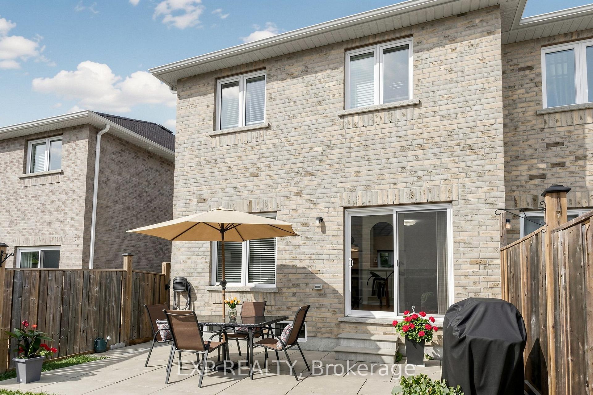 Photo 32 of 27 Hatton Court, Brampton, Credit Valley — HOMEH