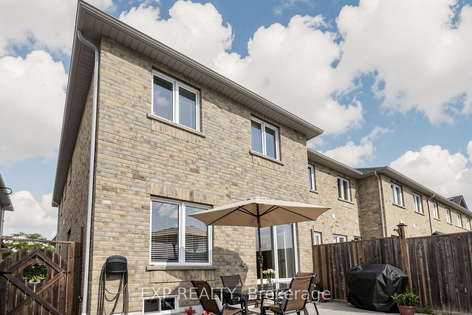 Photo 33 of 27 Hatton Court, Brampton, Credit Valley — HOMEH