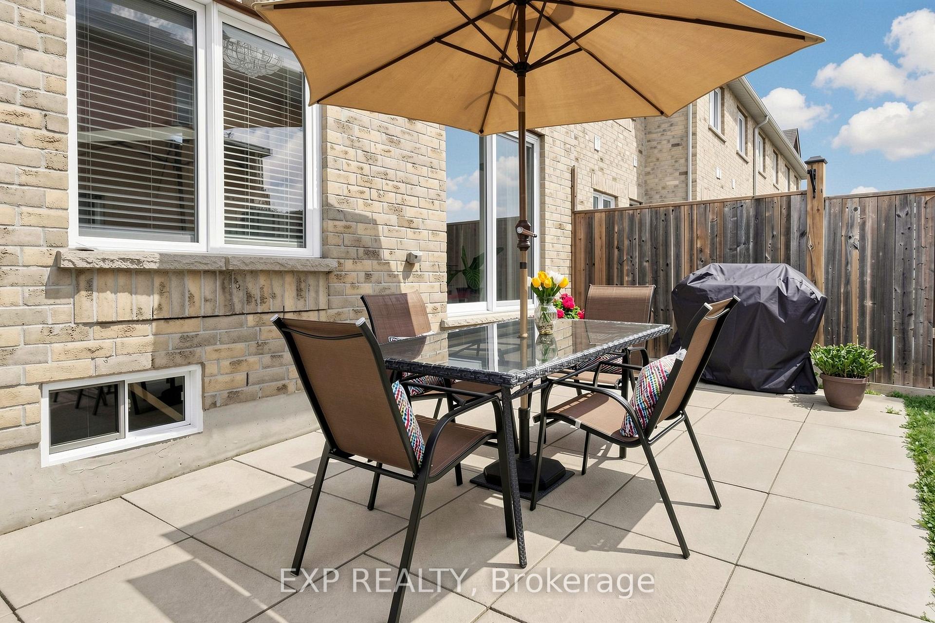 Photo 34 of 27 Hatton Court, Brampton, Credit Valley — HOMEH