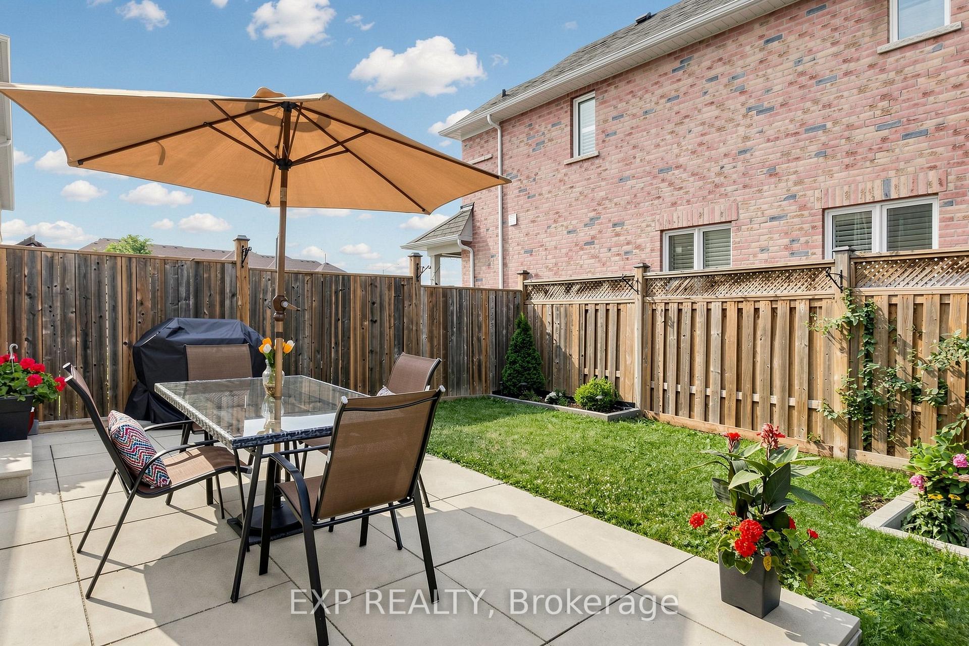 Photo 35 of 27 Hatton Court, Brampton, Credit Valley — HOMEH