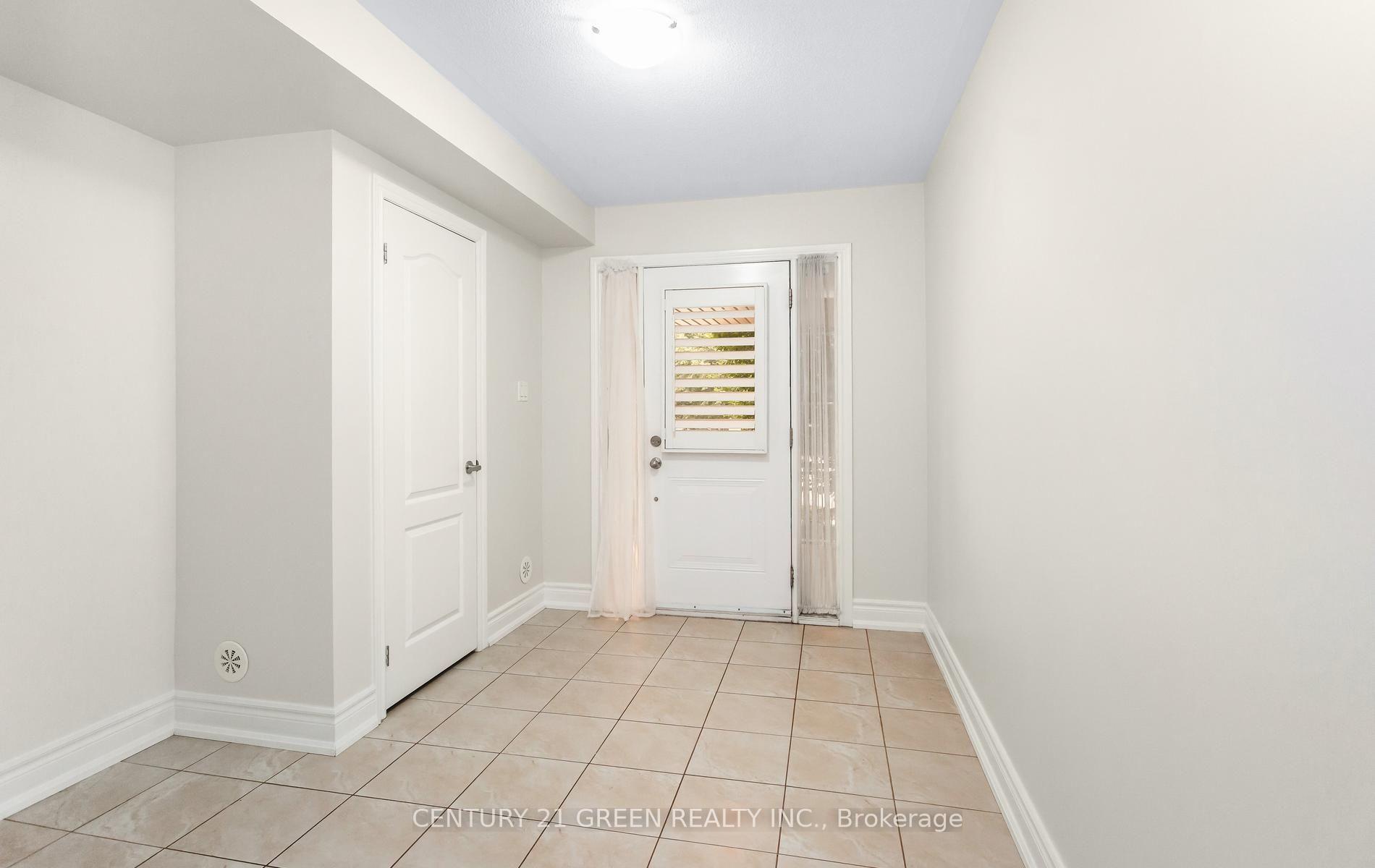 Photo 6 of 2427 Greenwich Drive, Oakville, Westmount — HOMEH