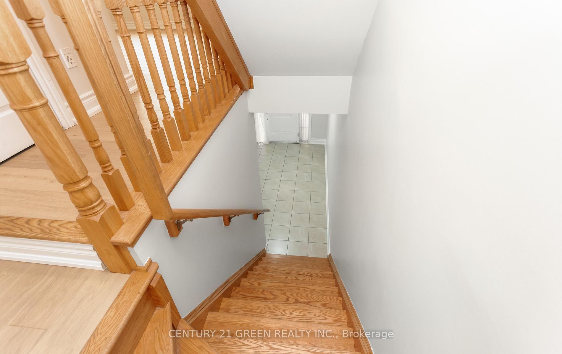 Photo 8 of 2427 Greenwich Drive, Oakville, Westmount — HOMEH