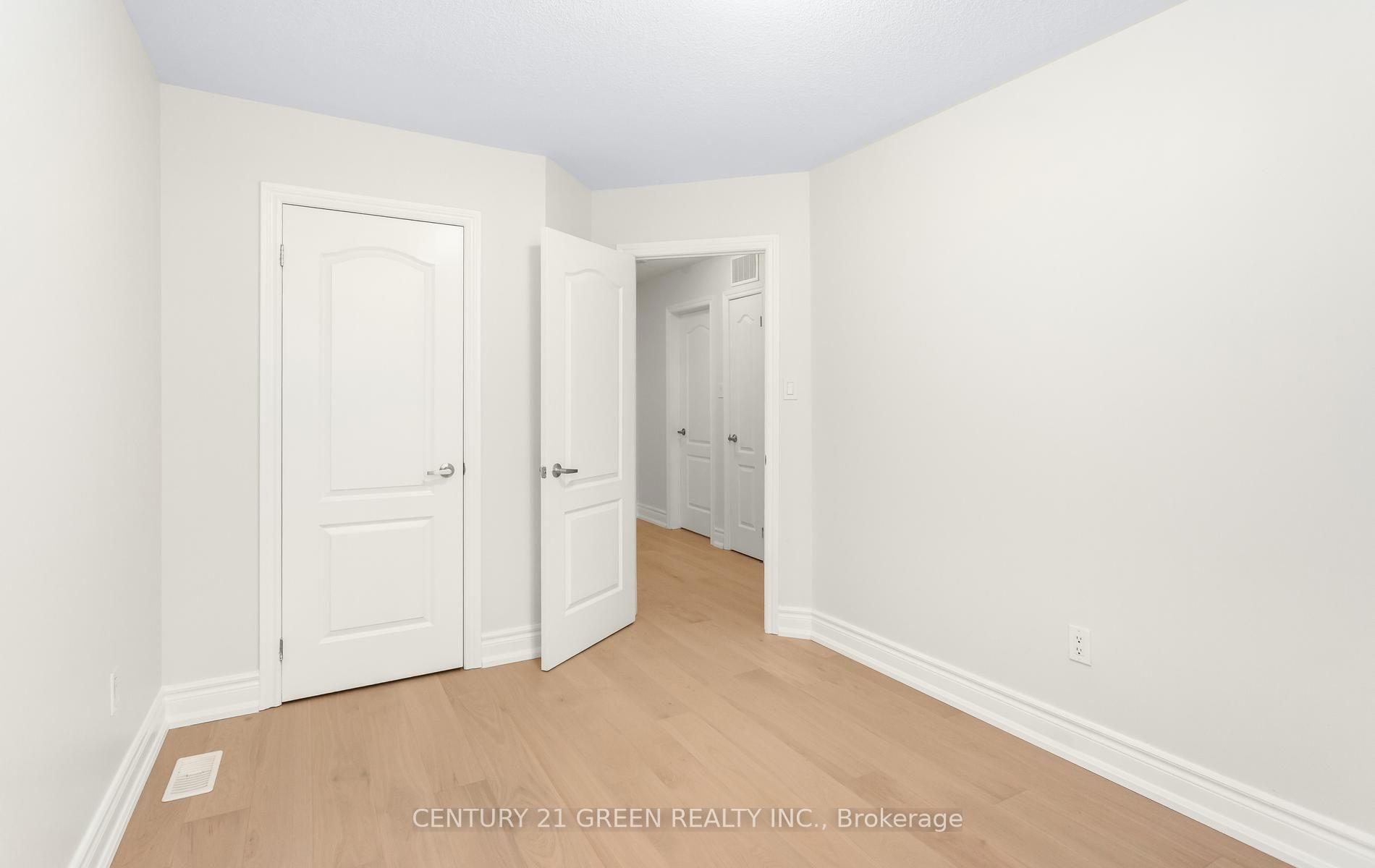 Photo 31 of 2427 Greenwich Drive, Oakville, Westmount — HOMEH