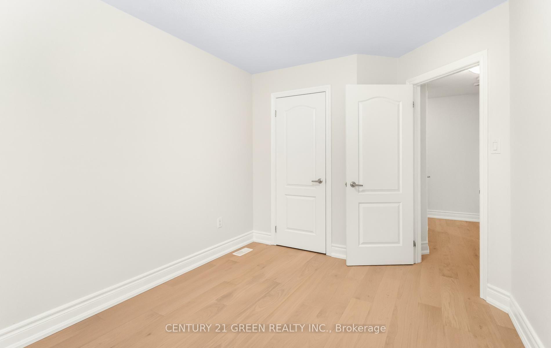 Photo 32 of 2427 Greenwich Drive, Oakville, Westmount — HOMEH