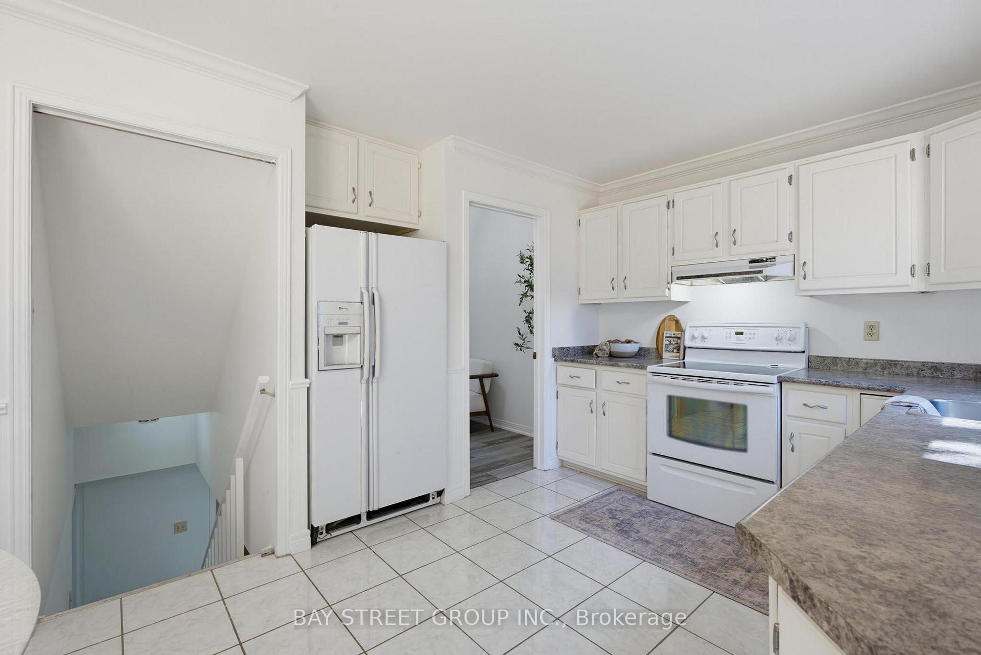 Photo 11 of 172 Chepstow Close, London, North K — HOMEH