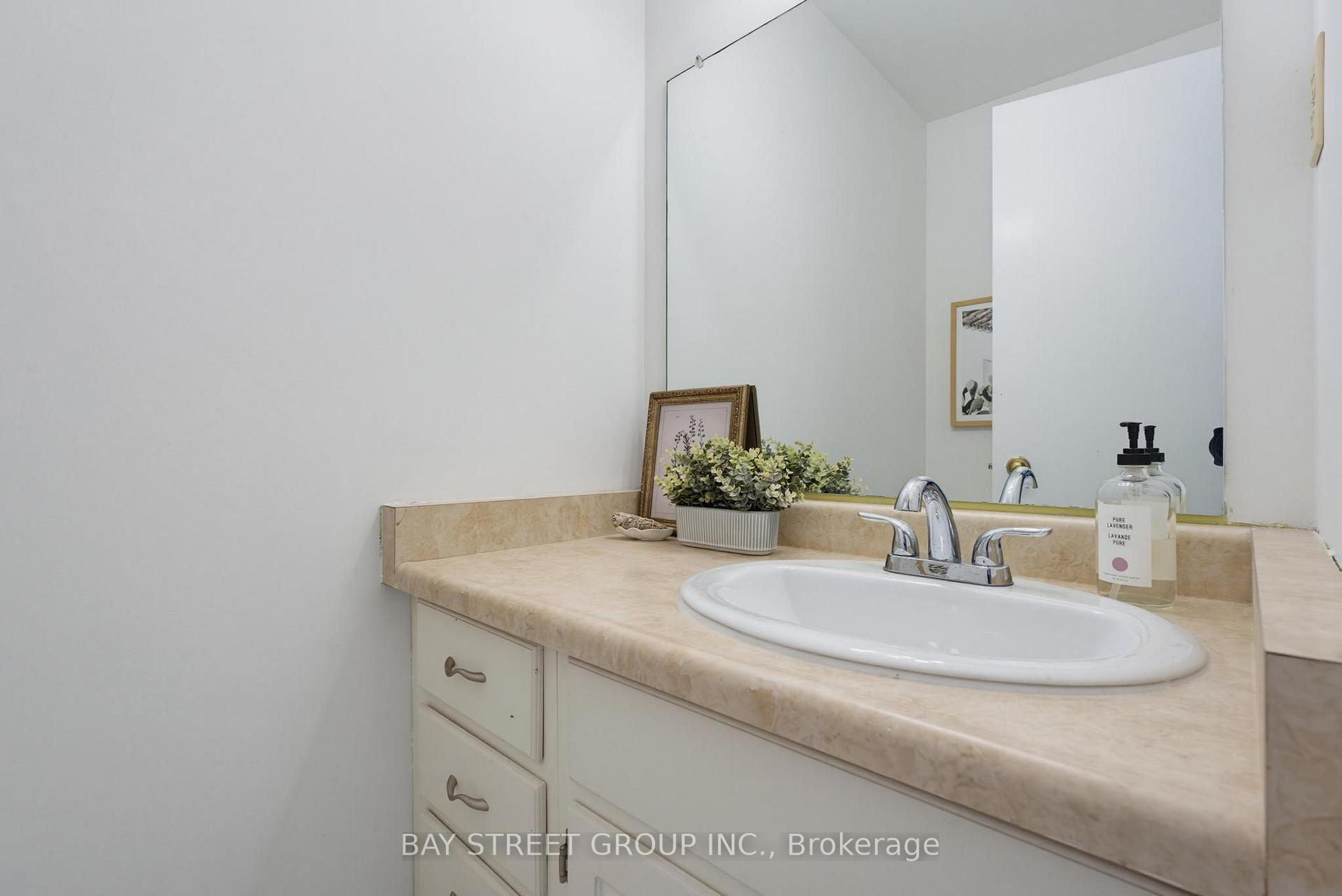 Photo 15 of 172 Chepstow Close, London, North K — HOMEH