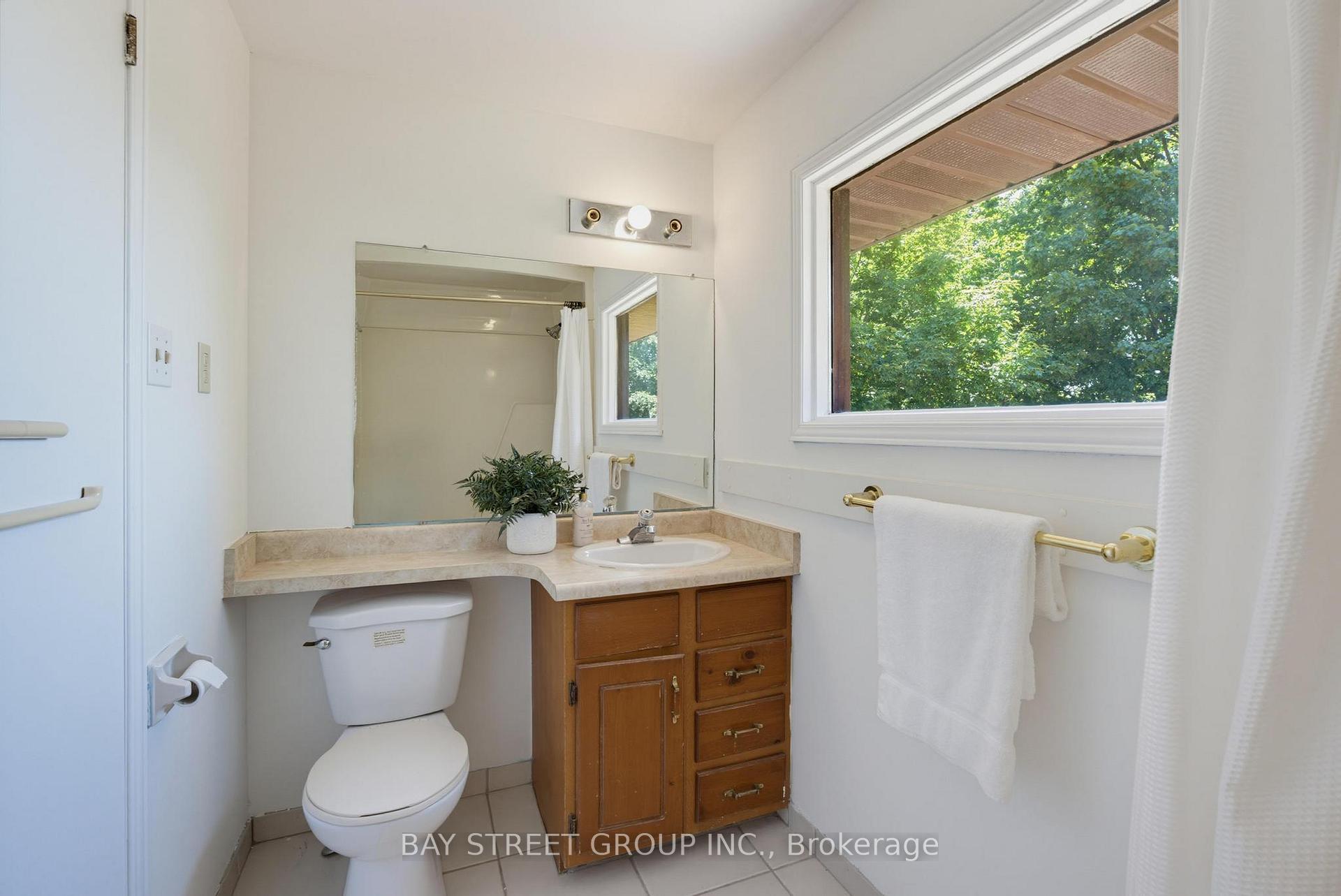 Photo 19 of 172 Chepstow Close, London, North K — HOMEH