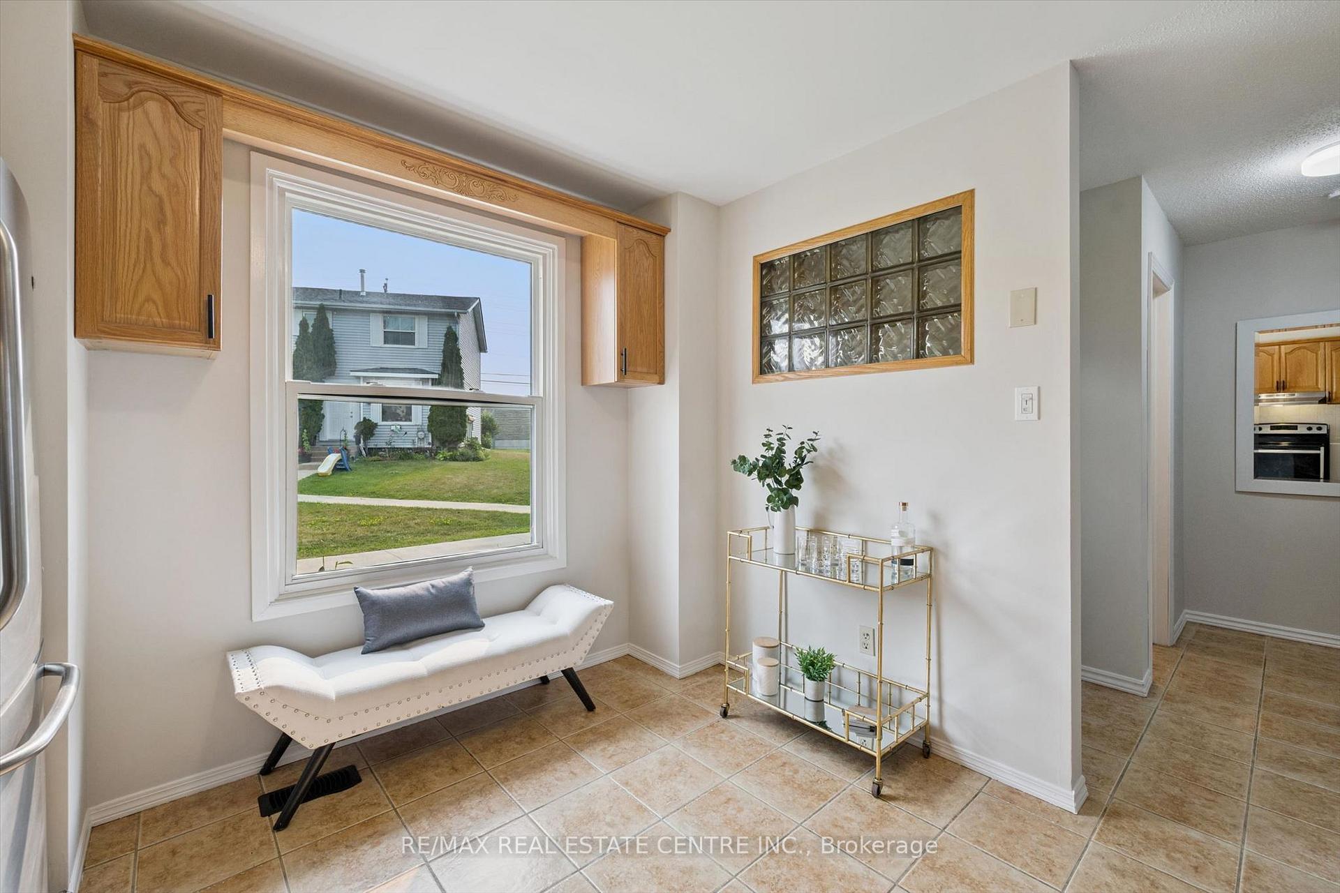 Photo 8 of Unit 15, 265 Williamsburg Road, Kitchener, Laurentian Hills/Country Hills W — HOMEH