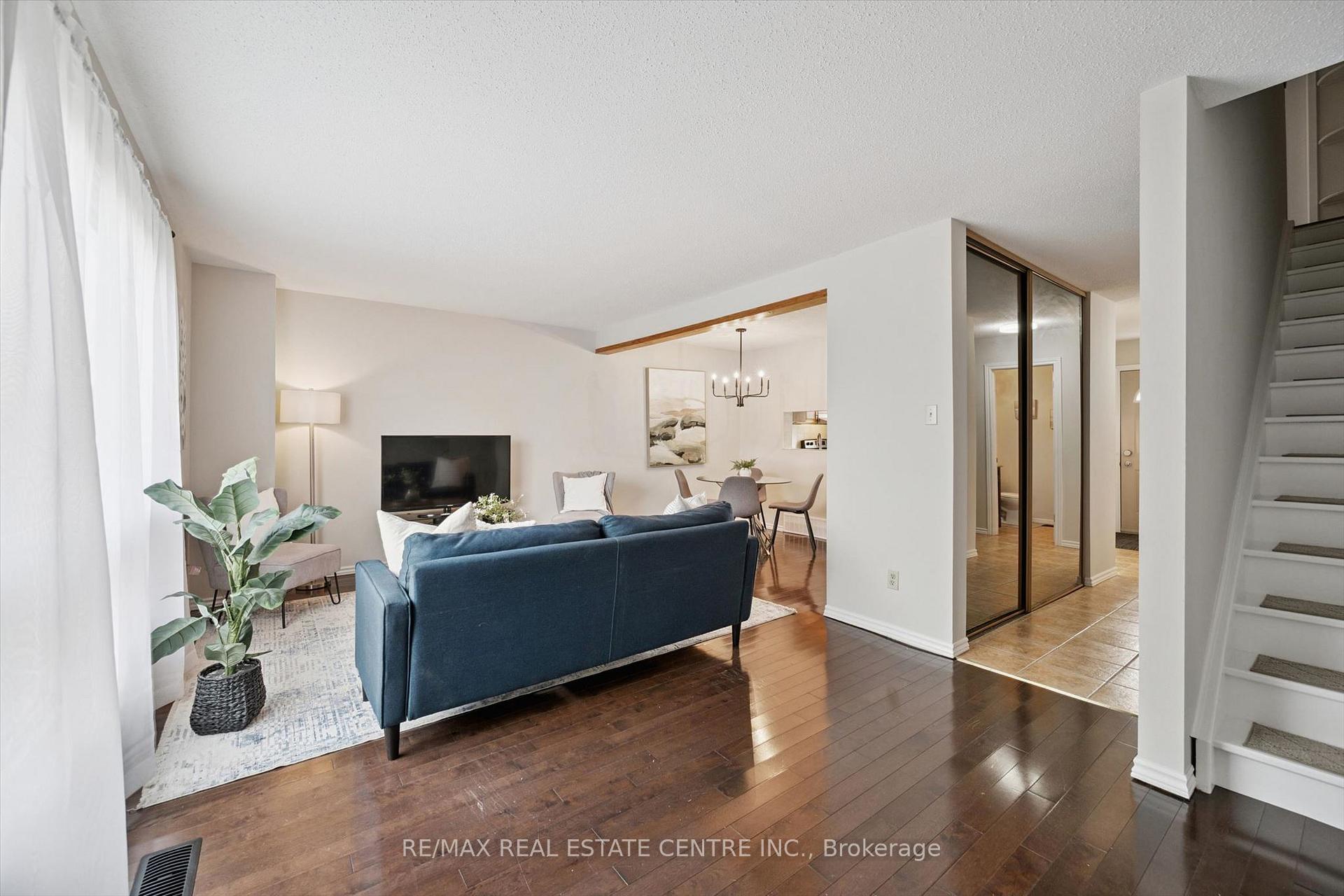 Photo 14 of Unit 15, 265 Williamsburg Road, Kitchener, Laurentian Hills/Country Hills W — HOMEH