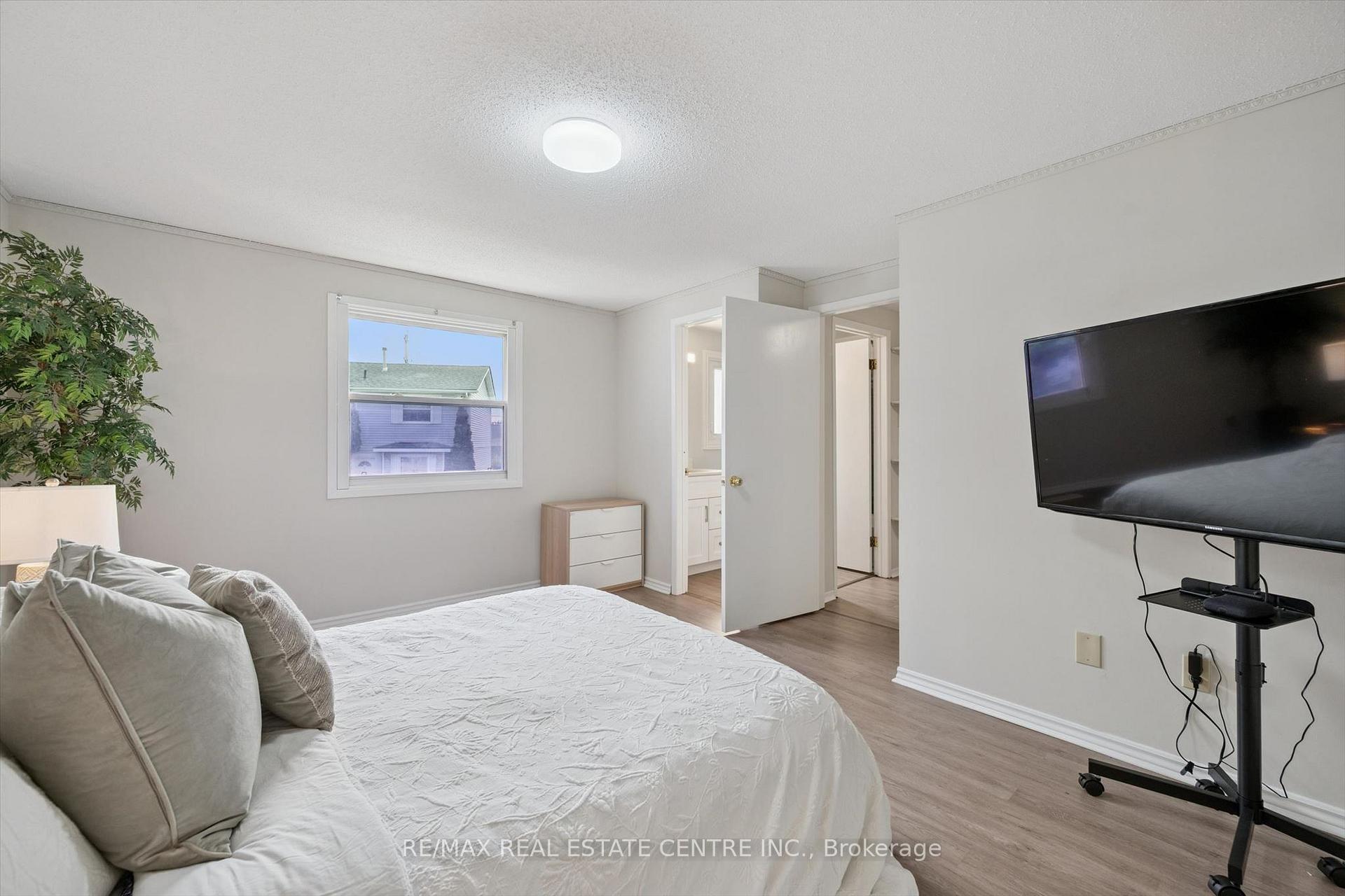 Photo 18 of Unit 15, 265 Williamsburg Road, Kitchener, Laurentian Hills/Country Hills W — HOMEH
