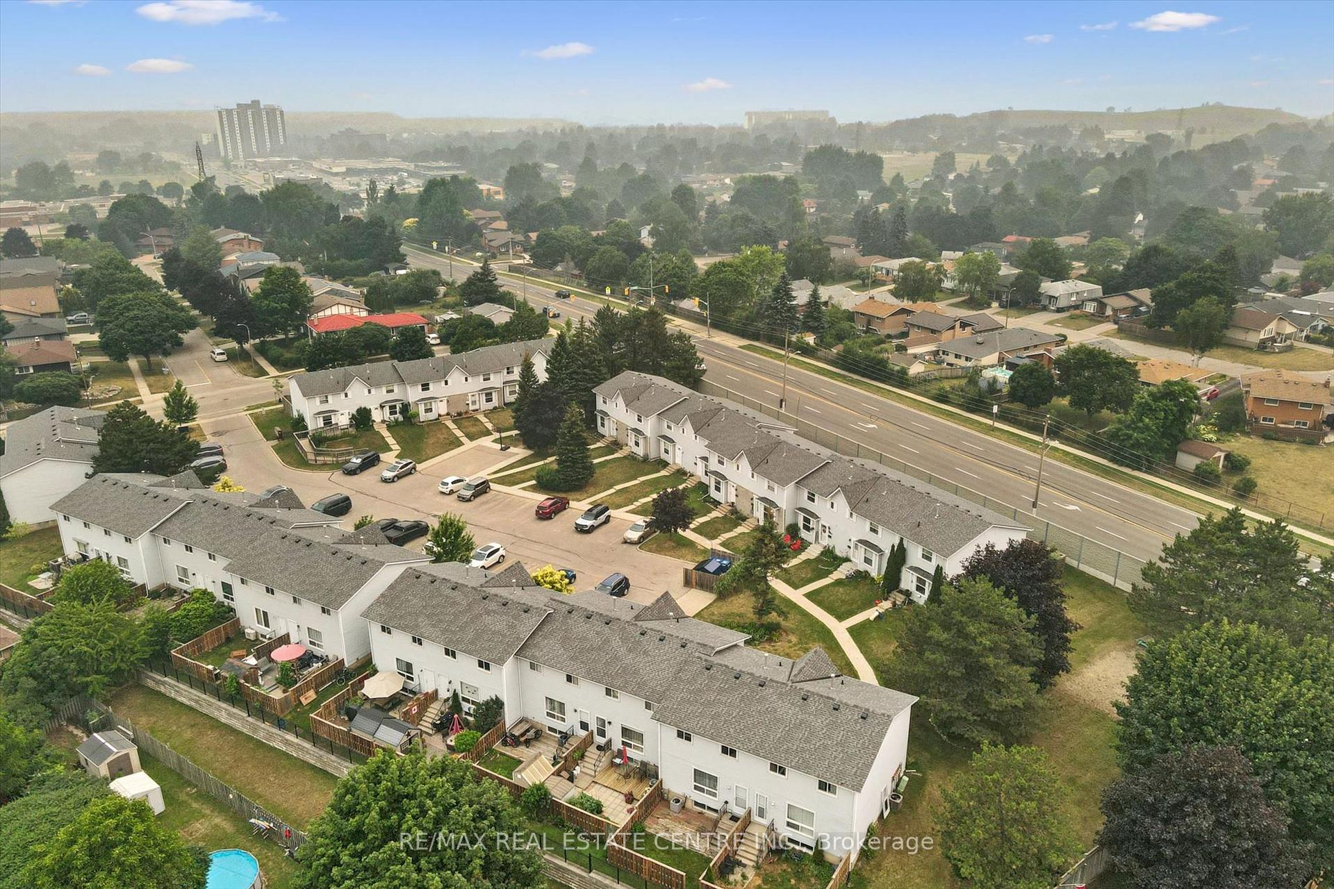Photo 36 of Unit 15, 265 Williamsburg Road, Kitchener, Laurentian Hills/Country Hills W — HOMEH
