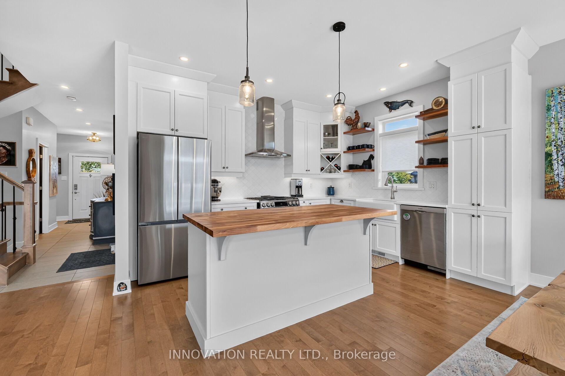 Photo 10 of 657 Meadowridge Circle, Ottawa, Carp — HOMEH
