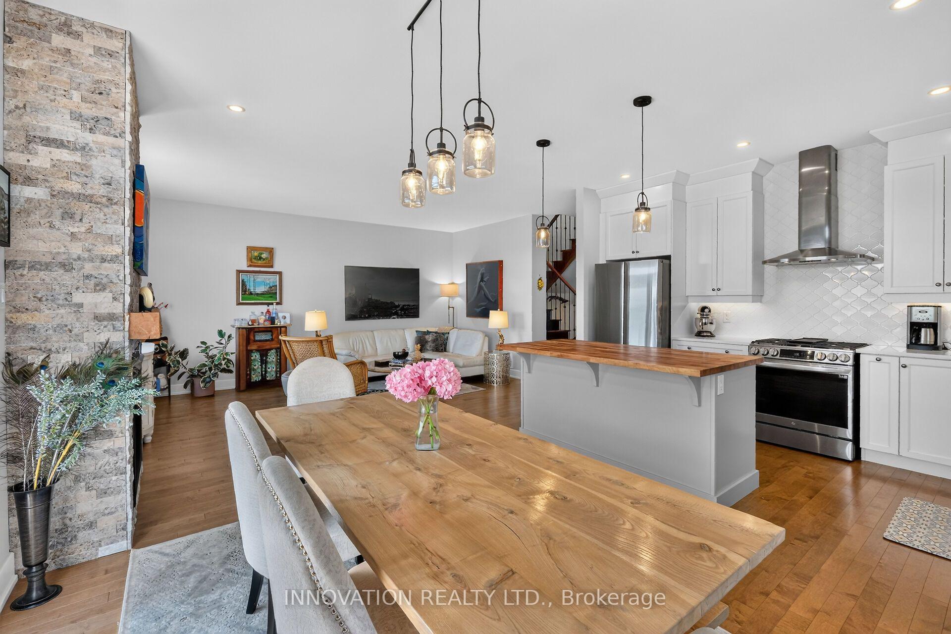 Photo 13 of 657 Meadowridge Circle, Ottawa, Carp — HOMEH