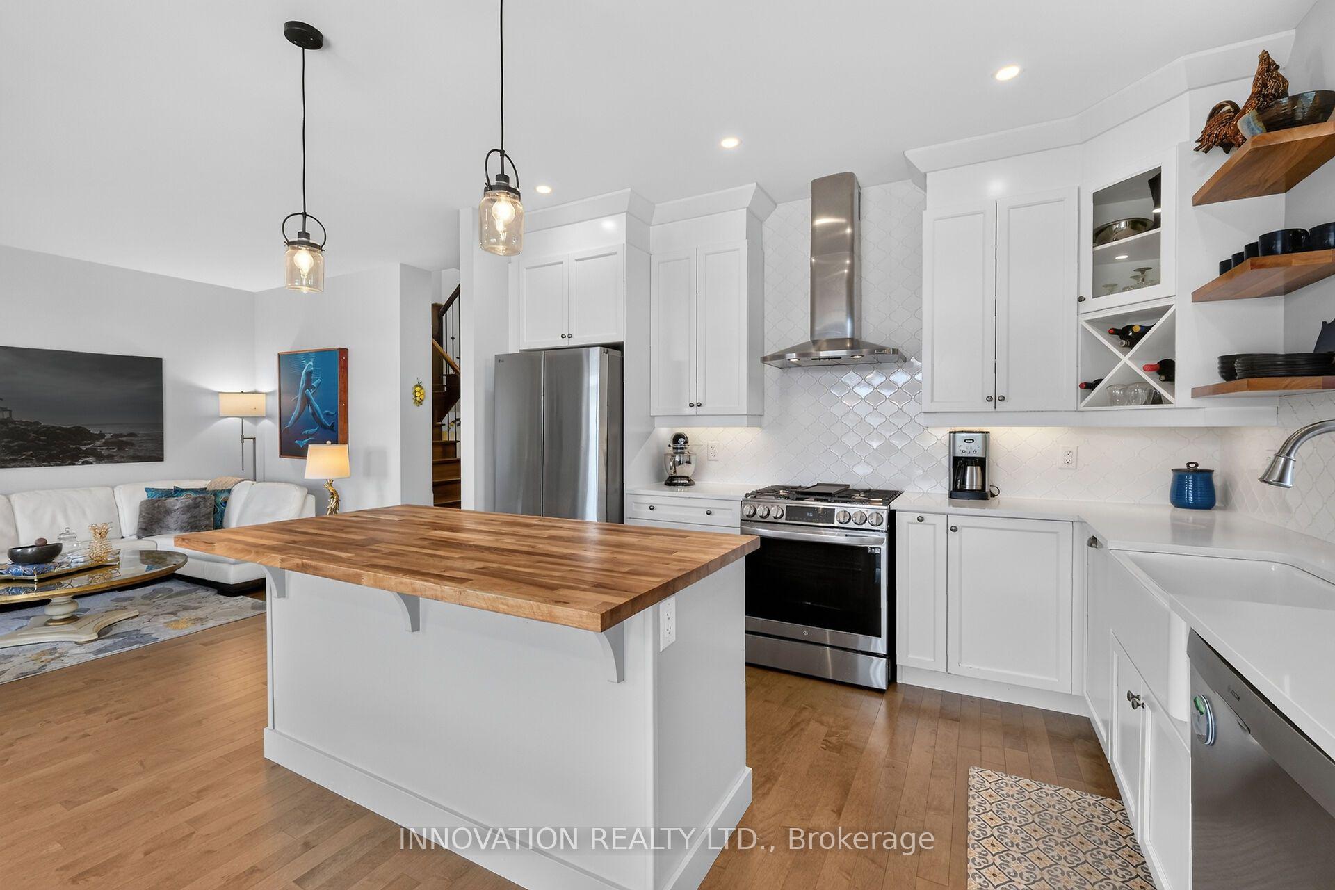Photo 14 of 657 Meadowridge Circle, Ottawa, Carp — HOMEH