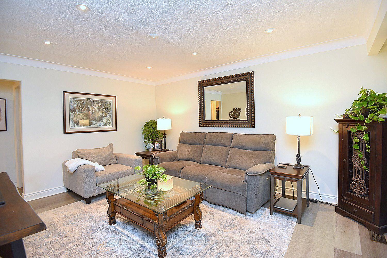 Photo 13 of 421 8th Concession Road E, Hamilton, Rural Flamborough — HOMEH