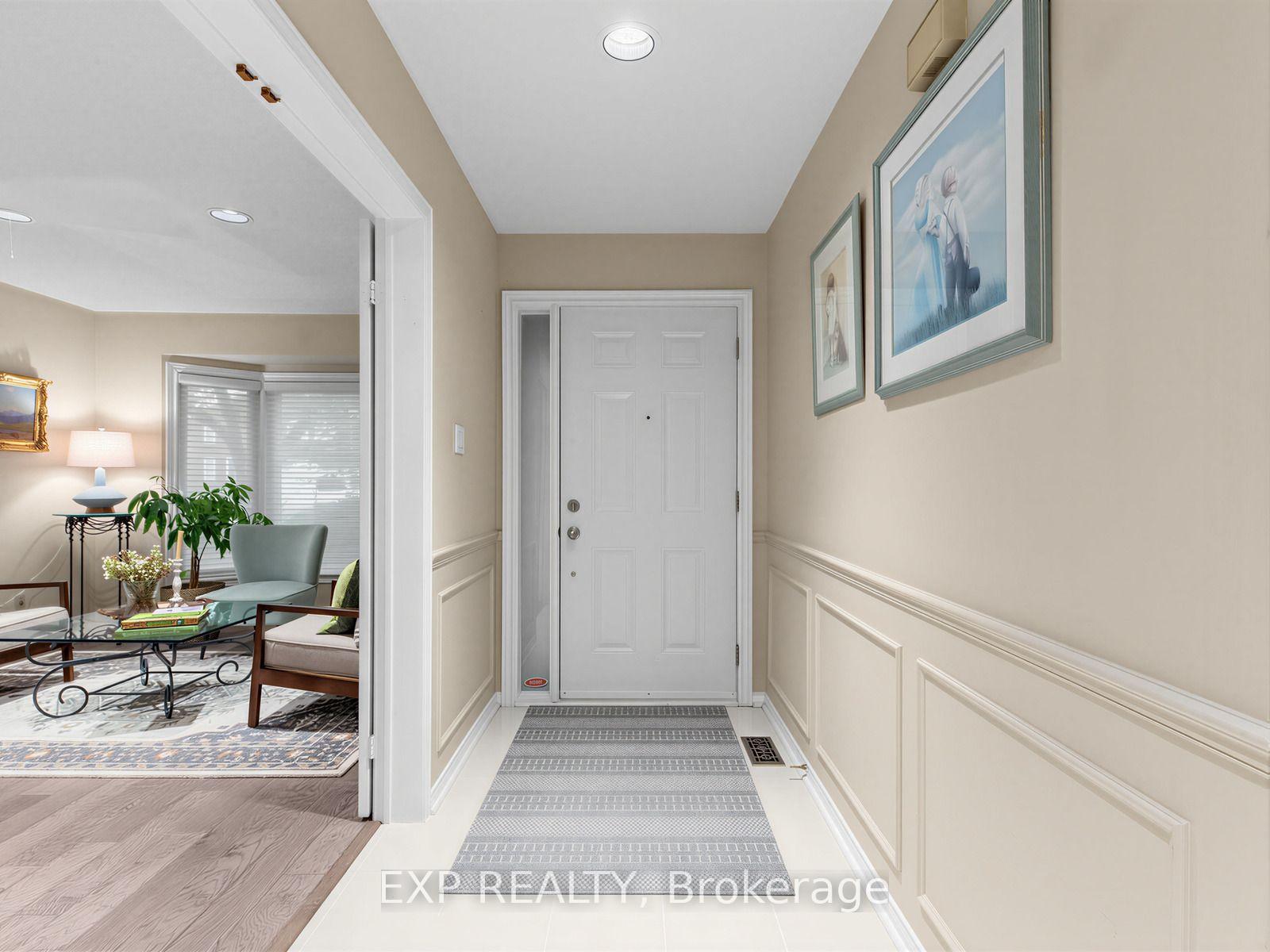 Photo 4 of 129 Franklin Avenue, Vaughan, Crestwood-Springfarm-Yorkhill — HOMEH