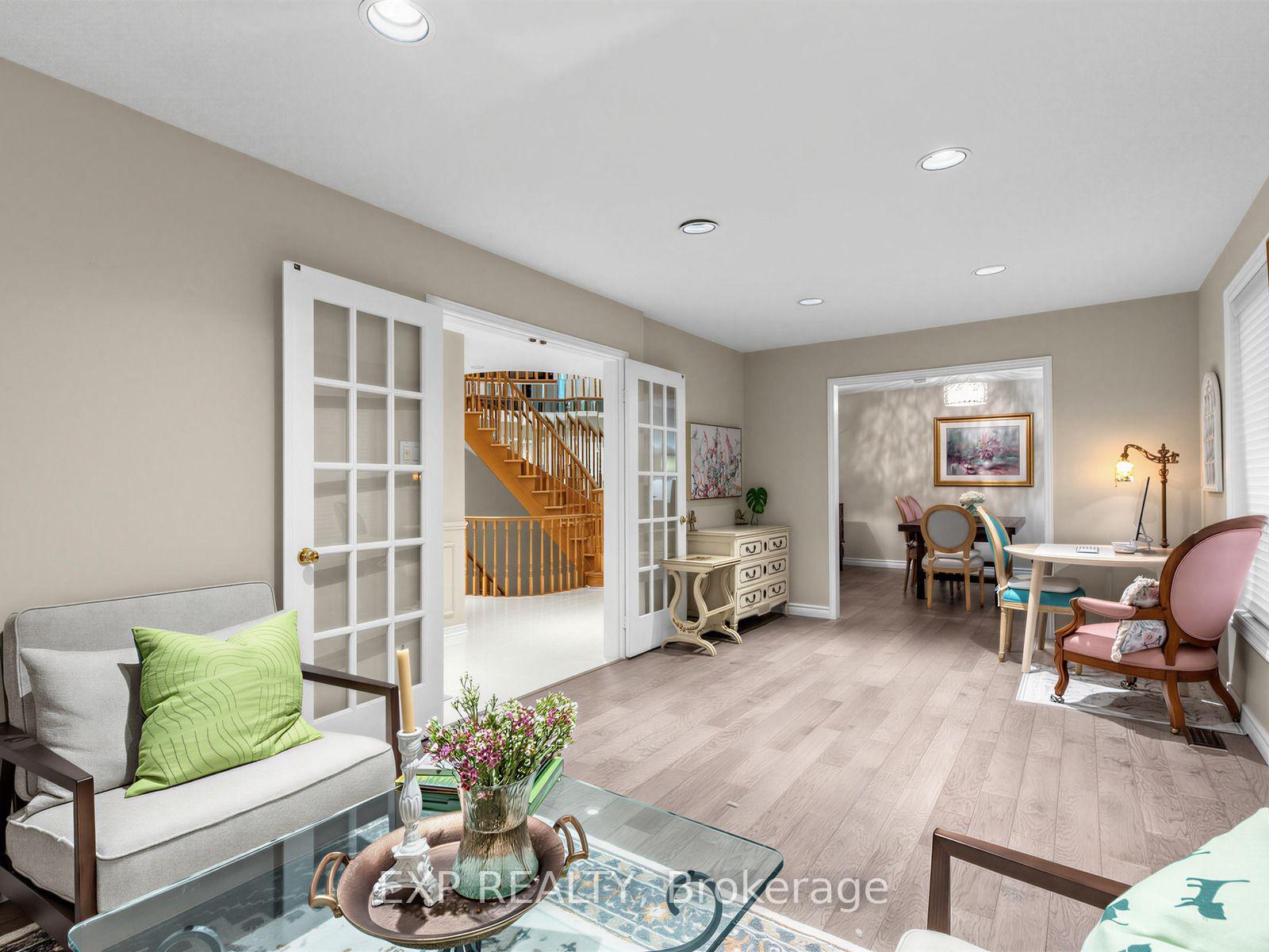 Photo 6 of 129 Franklin Avenue, Vaughan, Crestwood-Springfarm-Yorkhill — HOMEH