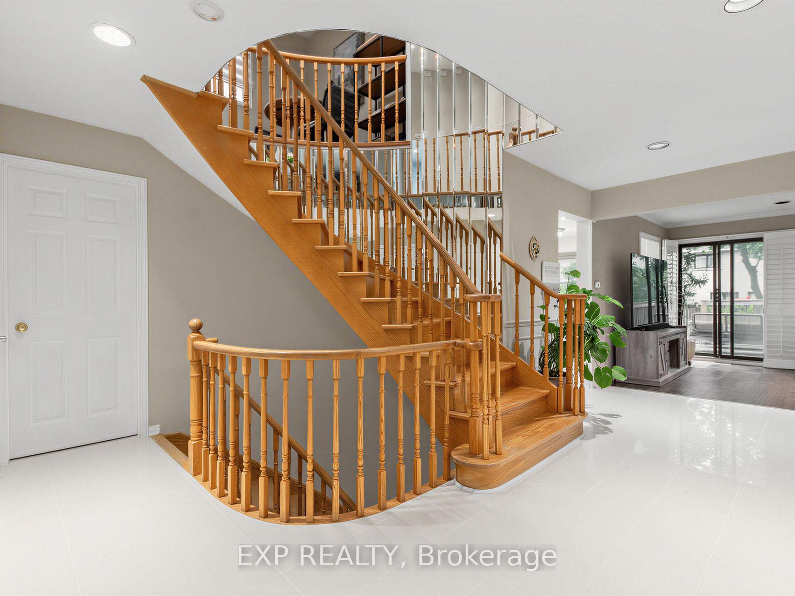 Photo 15 of 129 Franklin Avenue, Vaughan, Crestwood-Springfarm-Yorkhill — HOMEH