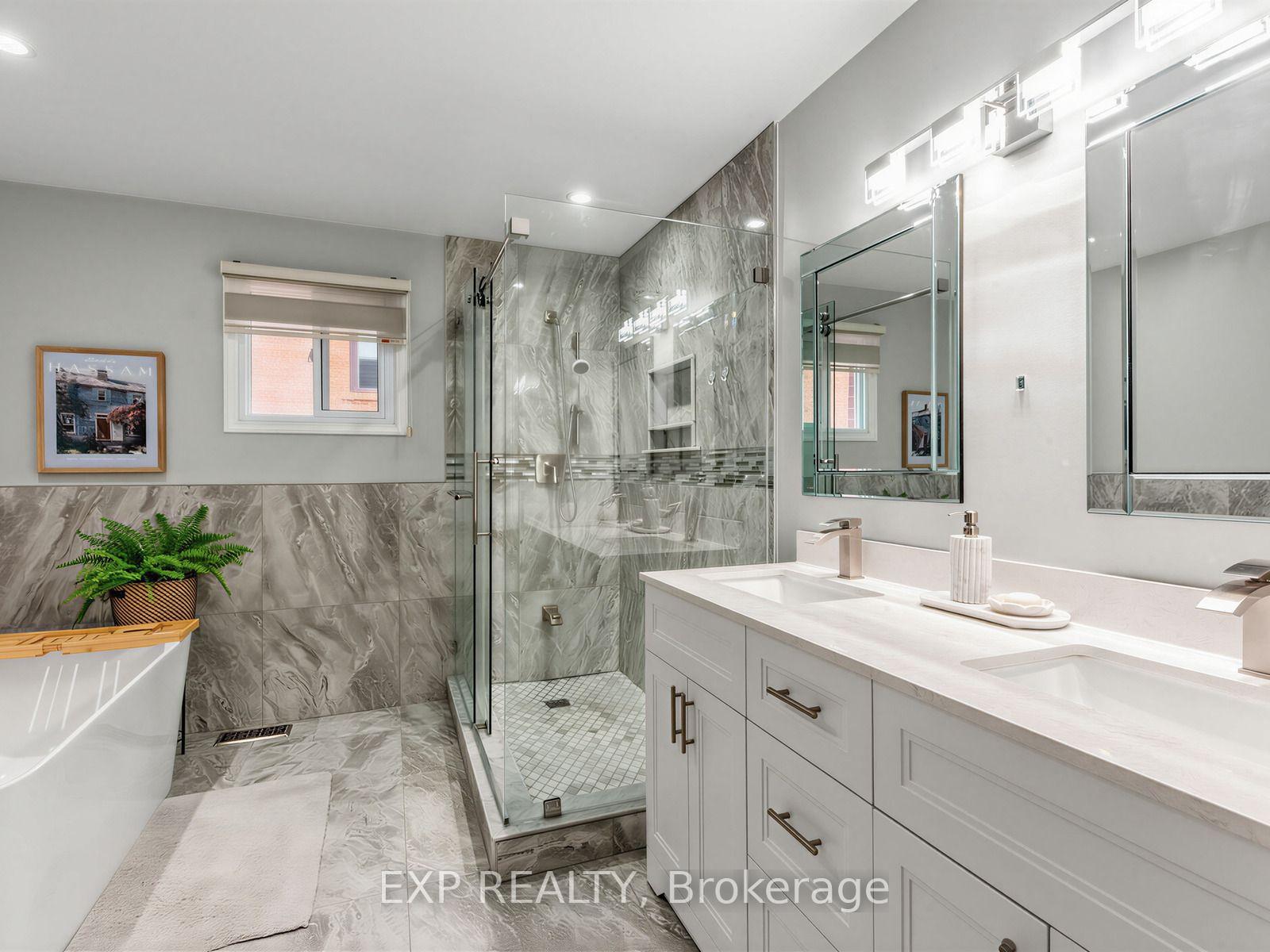 Photo 19 of 129 Franklin Avenue, Vaughan, Crestwood-Springfarm-Yorkhill — HOMEH