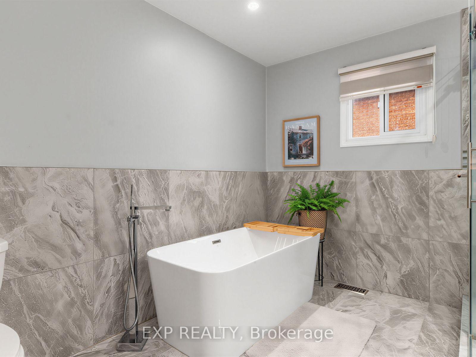 Photo 20 of 129 Franklin Avenue, Vaughan, Crestwood-Springfarm-Yorkhill — HOMEH
