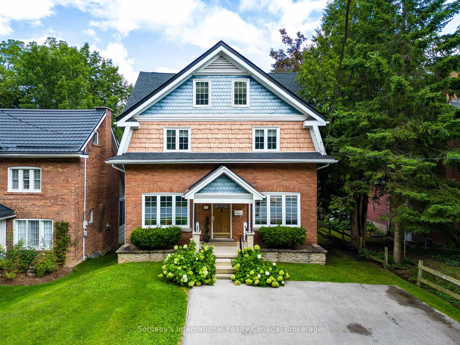 Photo of 457 2nd Avenue W