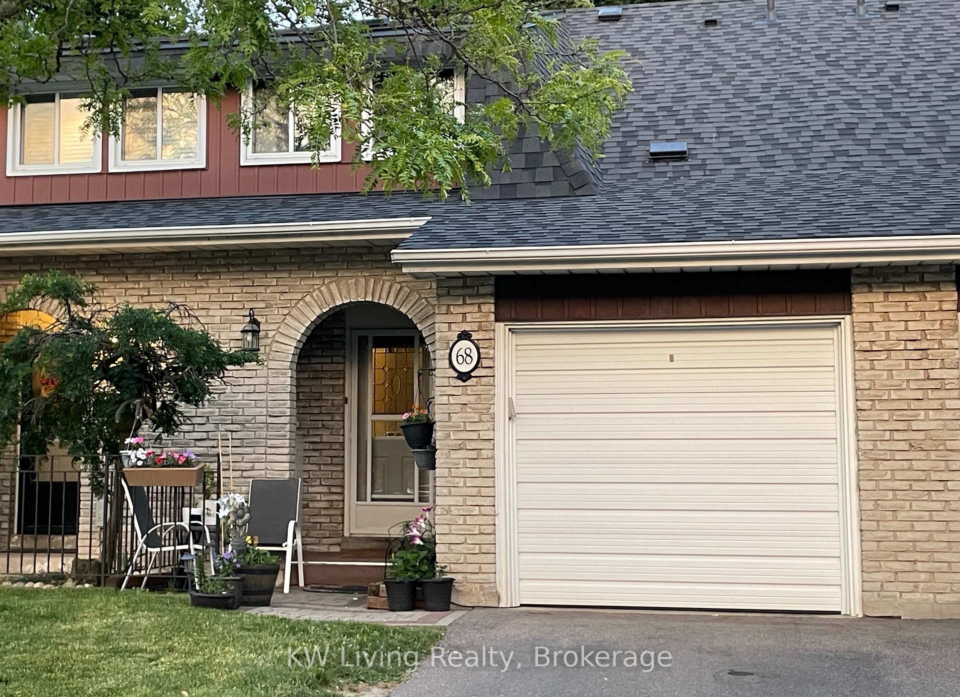 Front of Unit 68, 3351 Hornbeam Crescent