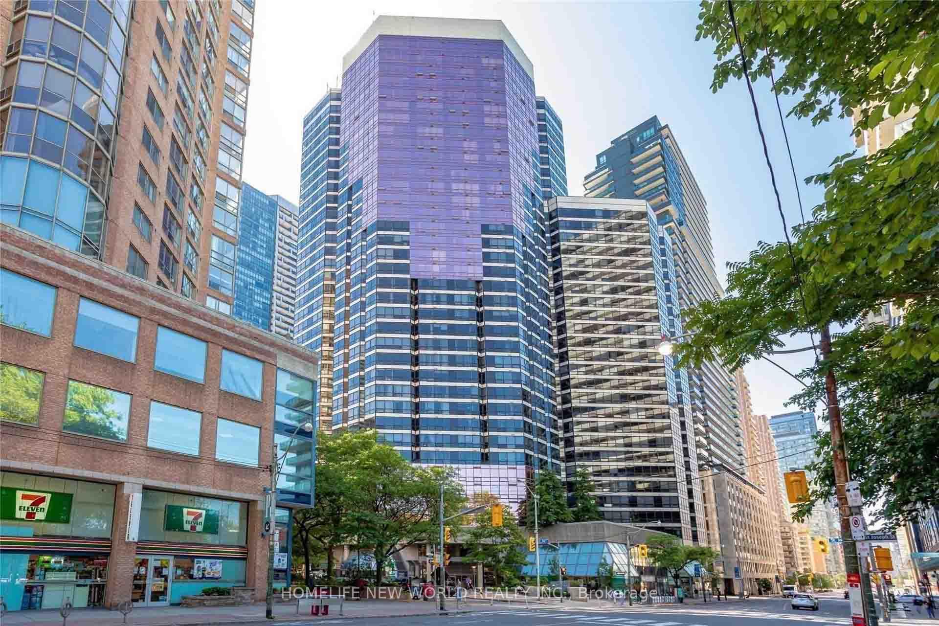 Photo of Unit 2012, 1001 Bay Street