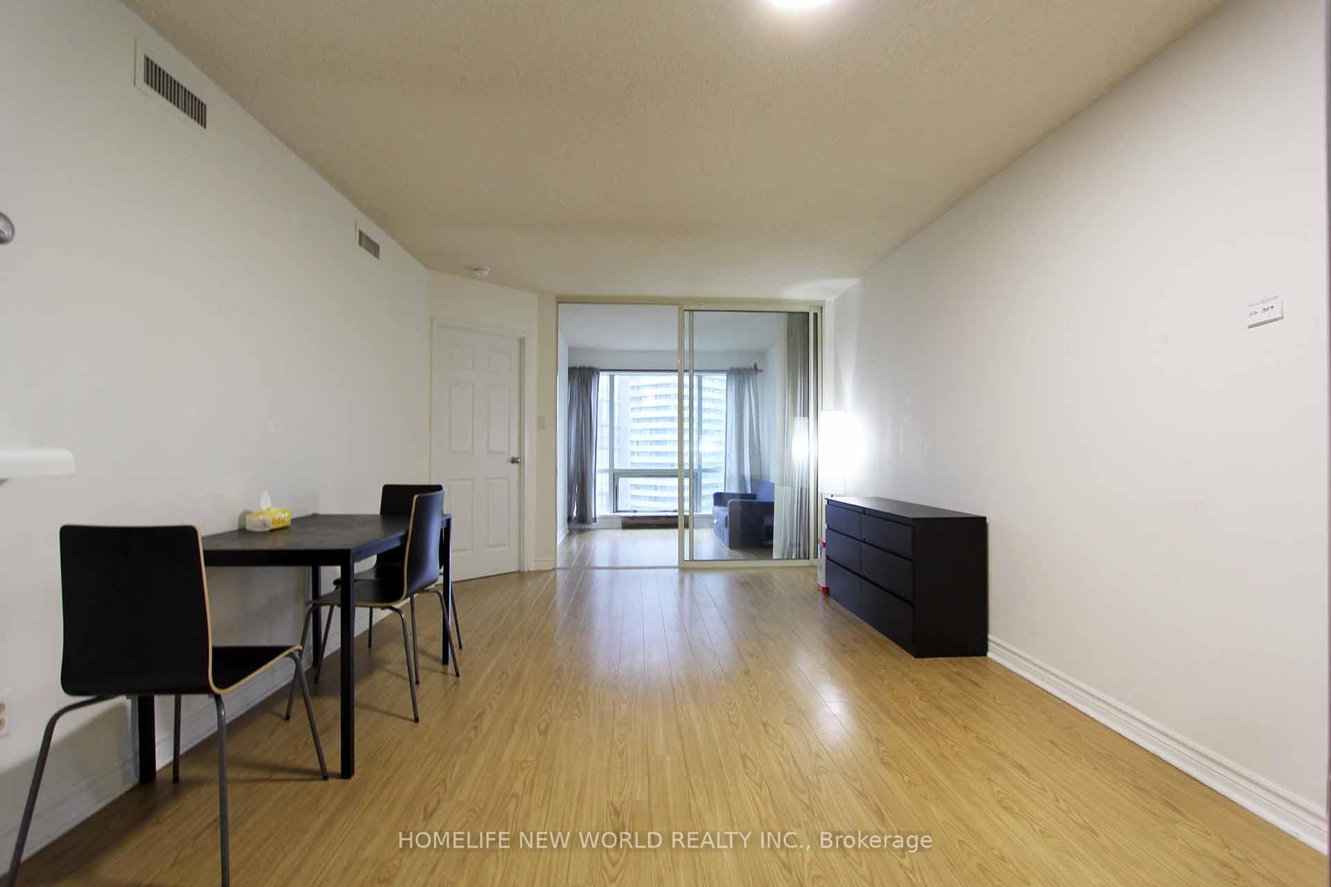Photo 4 of Unit 2012, 1001 Bay Street, Toronto, Bay Street Corridor — HOMEH