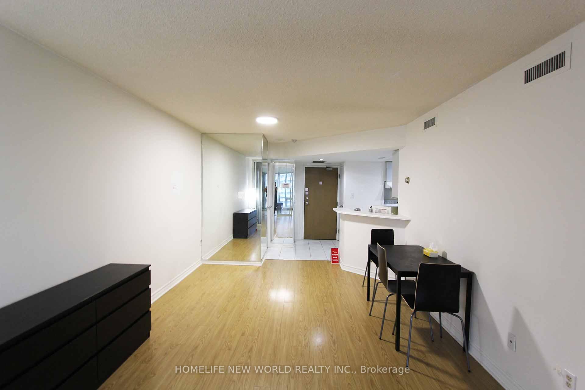 Photo 5 of Unit 2012, 1001 Bay Street, Toronto, Bay Street Corridor — HOMEH