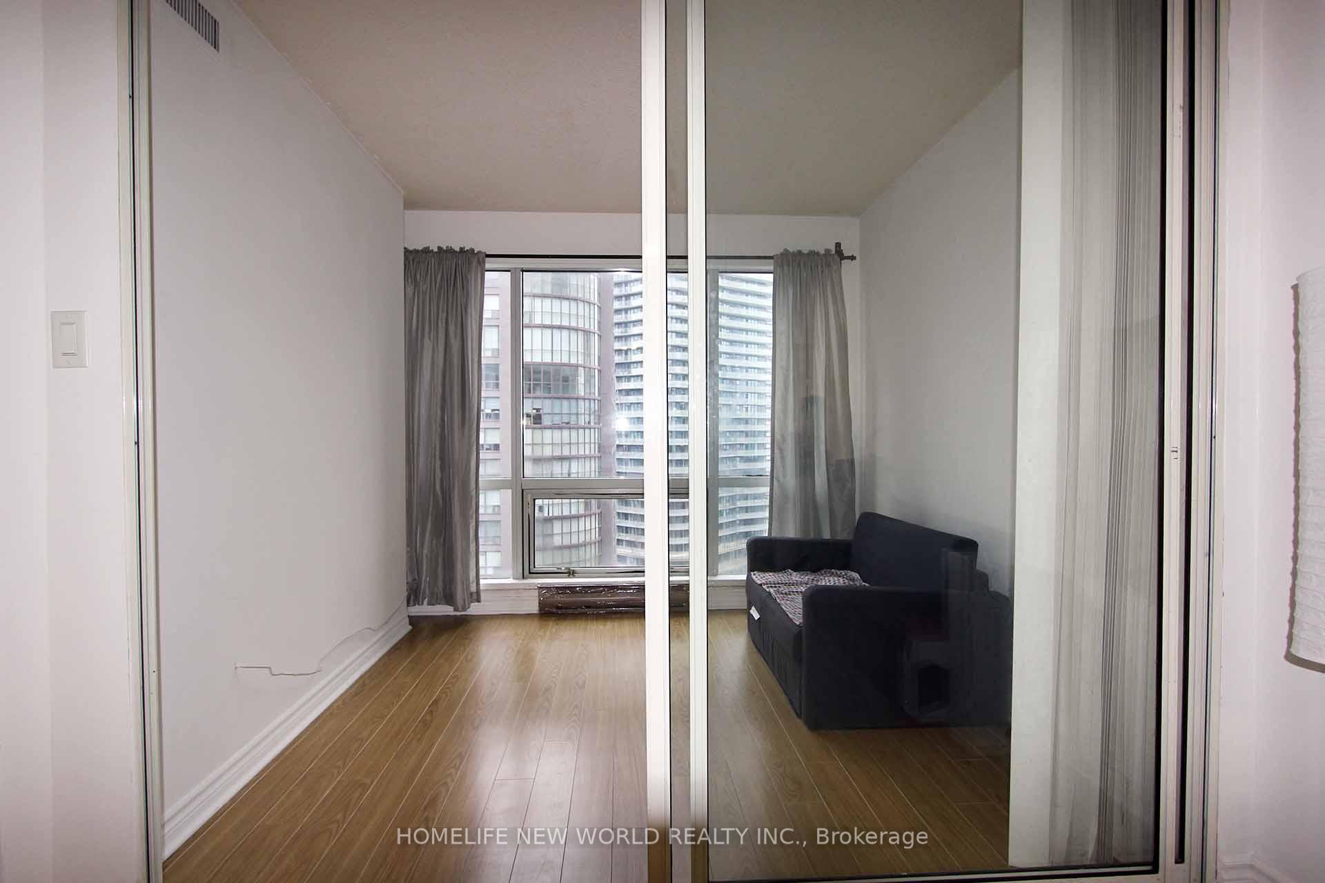 Photo 13 of Unit 2012, 1001 Bay Street, Toronto, Bay Street Corridor — HOMEH