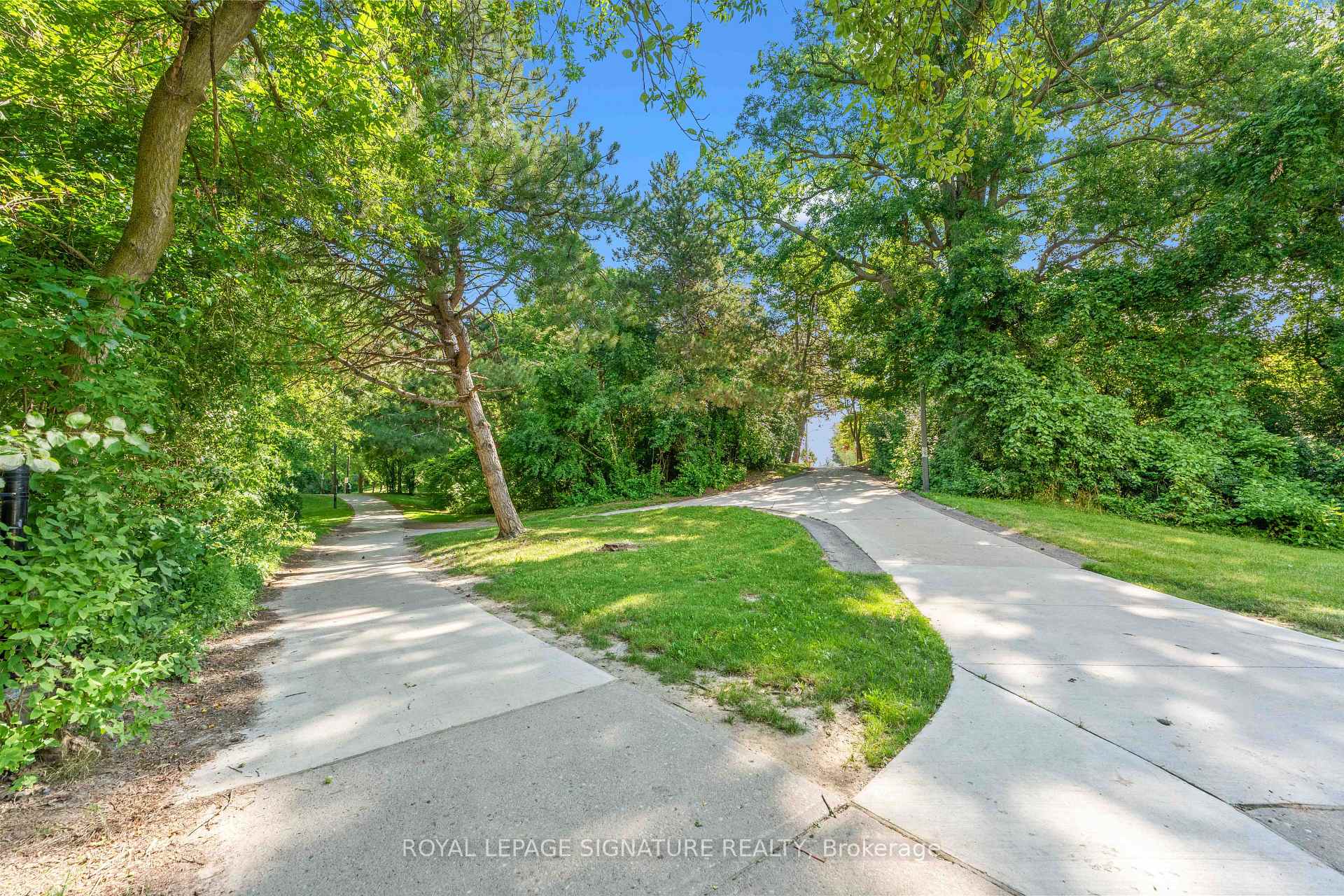 Photo 21 of 36 Jason Street, Vaughan, Brownridge — HOMEH