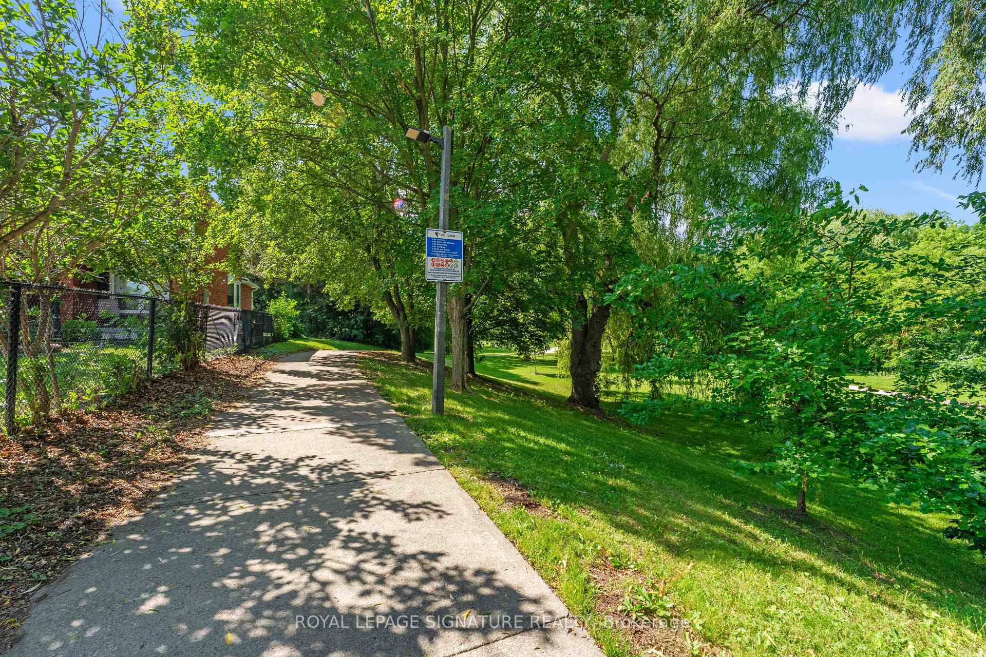 Photo 24 of 36 Jason Street, Vaughan, Brownridge — HOMEH