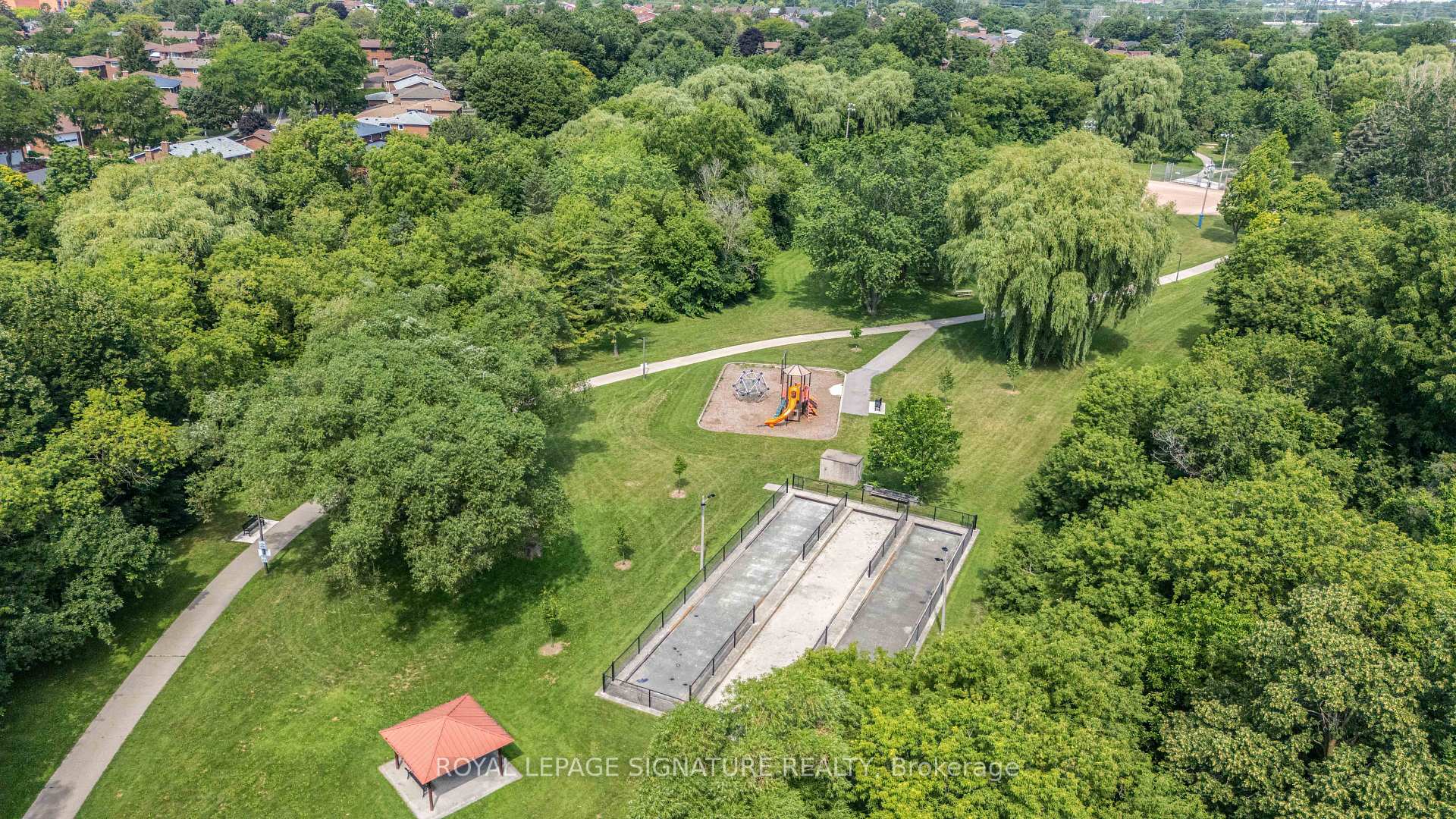 Photo 26 of 36 Jason Street, Vaughan, Brownridge — HOMEH