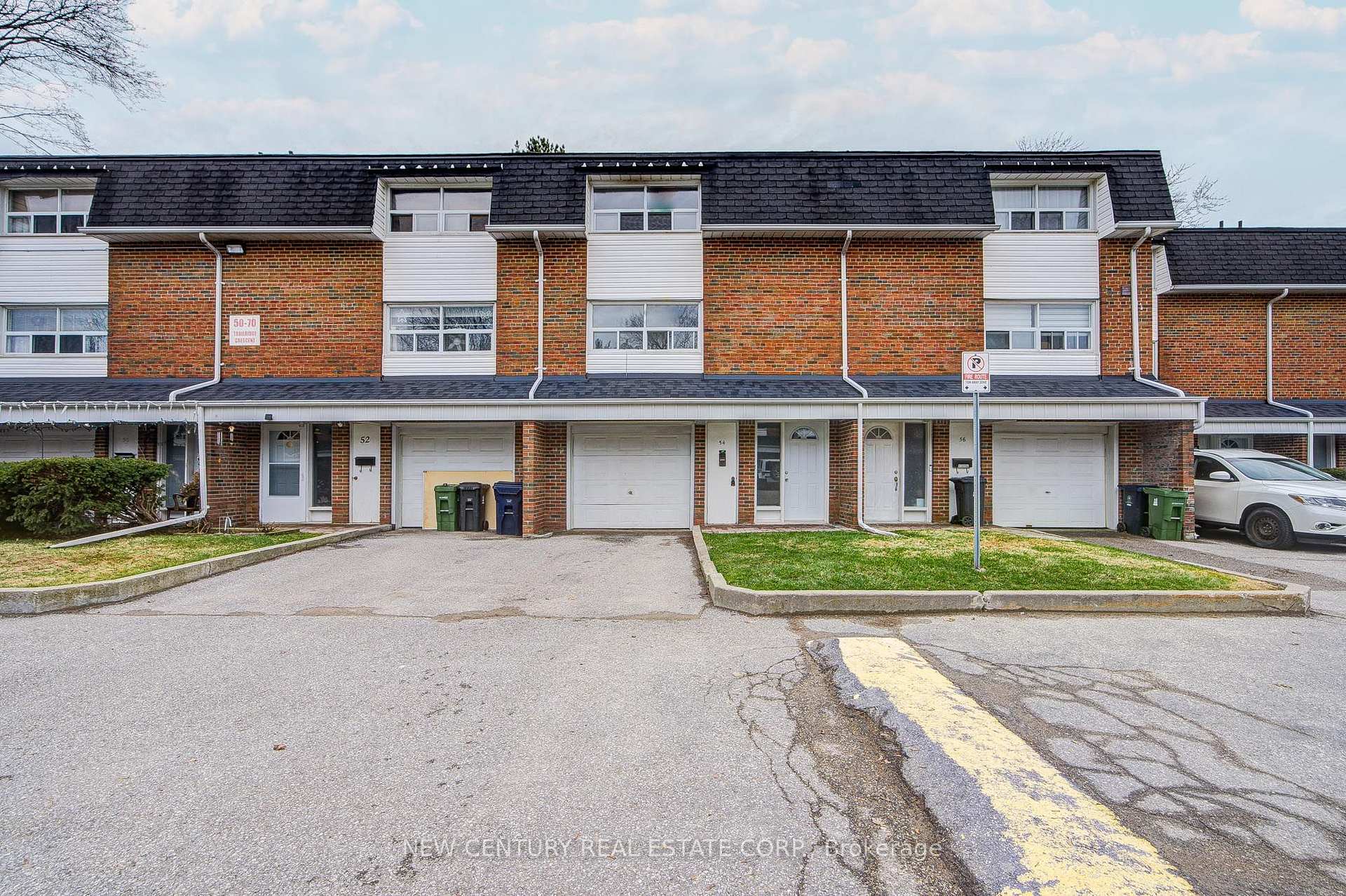 Front of 54 Trailridge Crescent