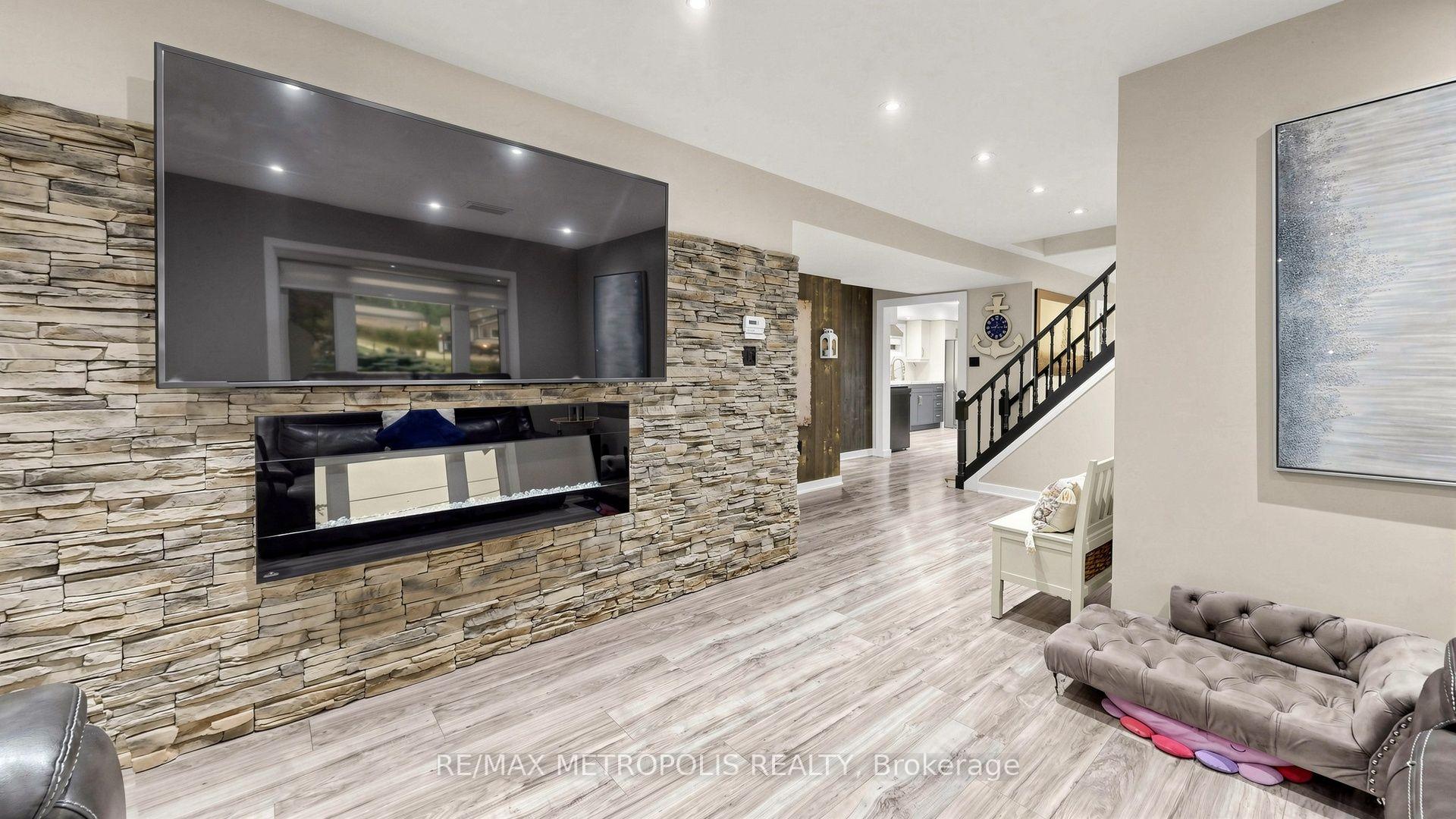 Photo 8 of 2739 Ireton Street E, Innisfil, Rural Innisfil — HOMEH