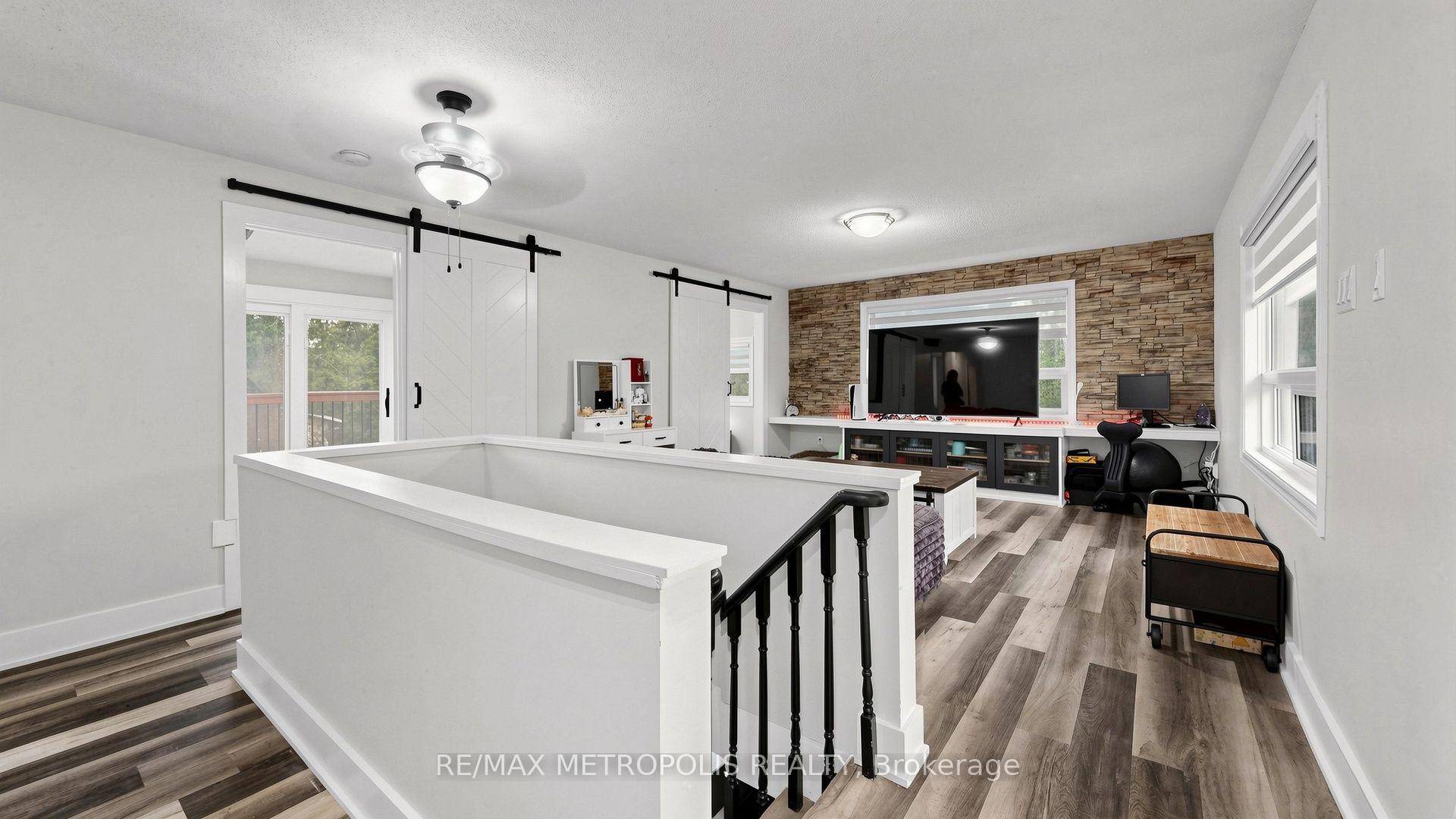Photo 18 of 2739 Ireton Street E, Innisfil, Rural Innisfil — HOMEH