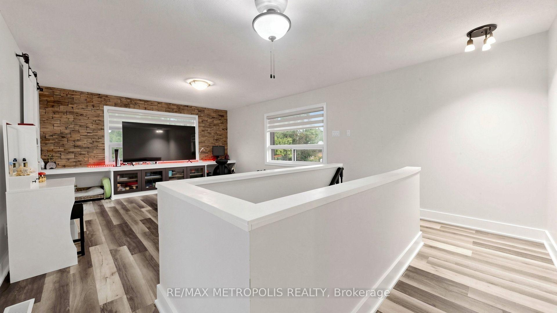 Photo 19 of 2739 Ireton Street E, Innisfil, Rural Innisfil — HOMEH