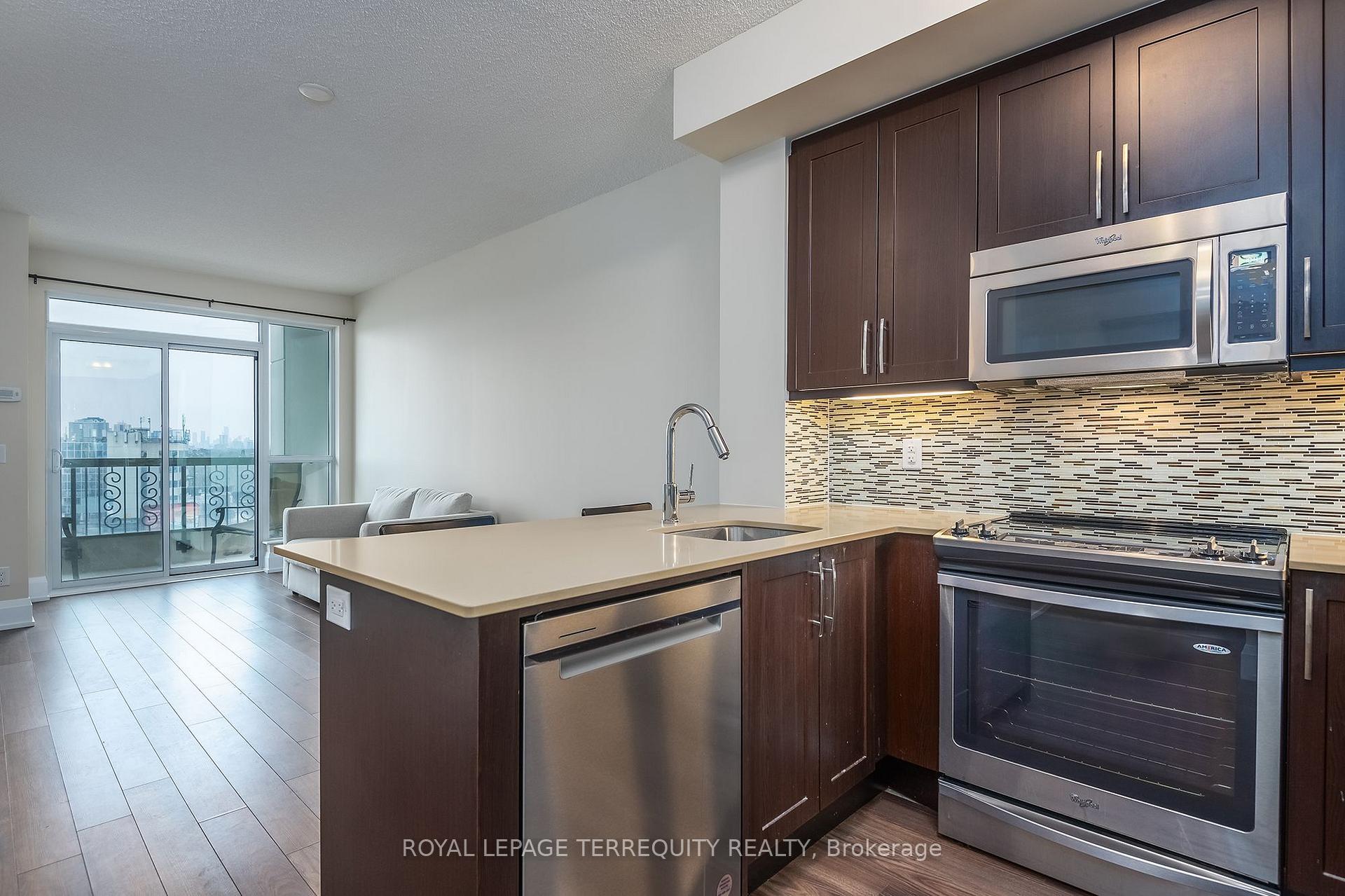 Photo 6 of Unit 911, 1 Old Mill Drive, Toronto, High Park-Swansea — HOMEH