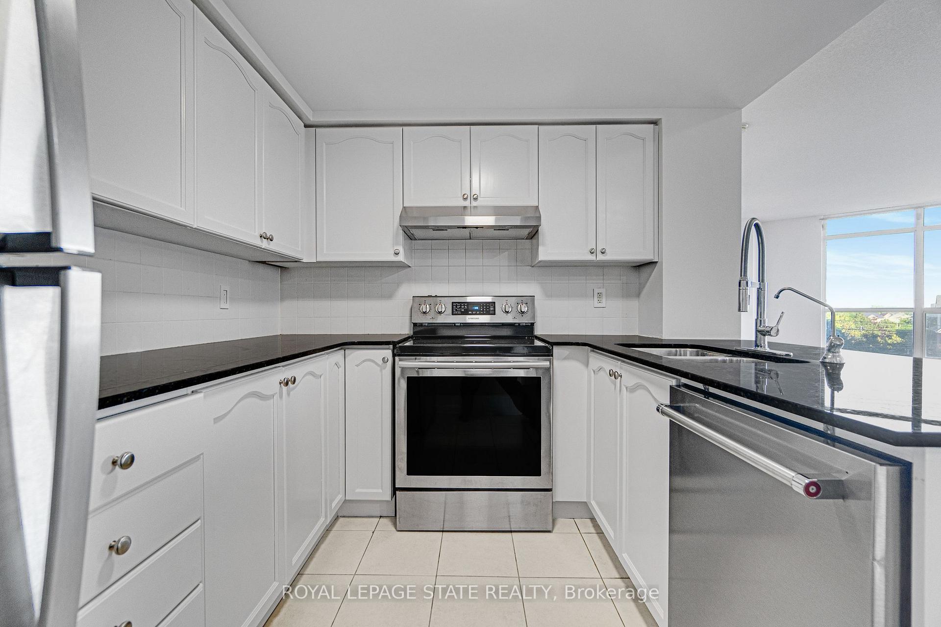 Photo 9 of Unit 301, 220 Forum Drive, Mississauga, Hurontario — HOMEH
