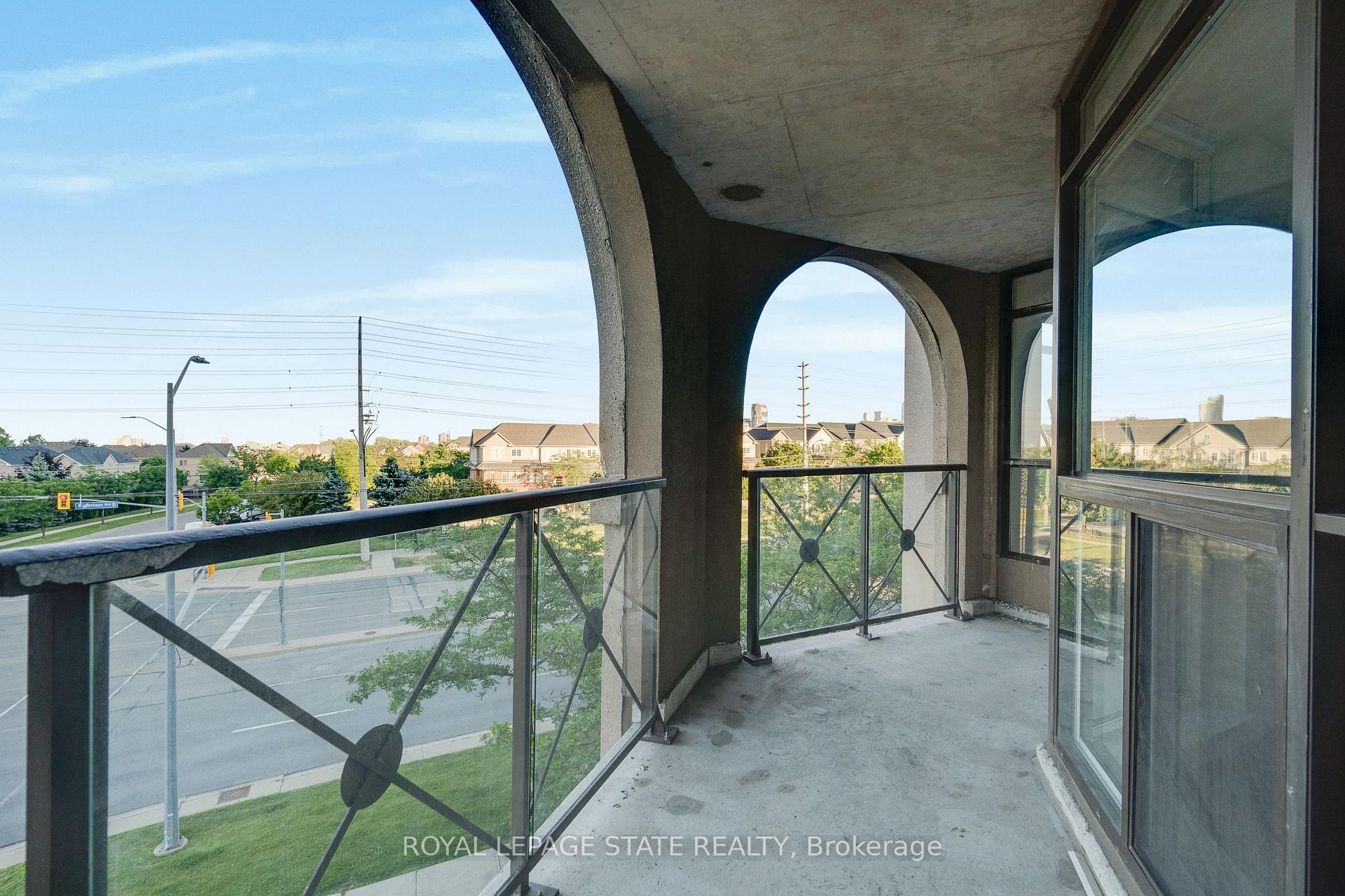 Photo 19 of Unit 301, 220 Forum Drive, Mississauga, Hurontario — HOMEH