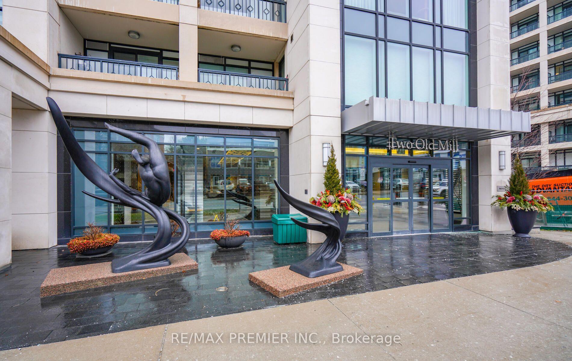 Photo 2 of Unit 303, 2 Old Mill Drive, Toronto, High Park-Swansea — HOMEH