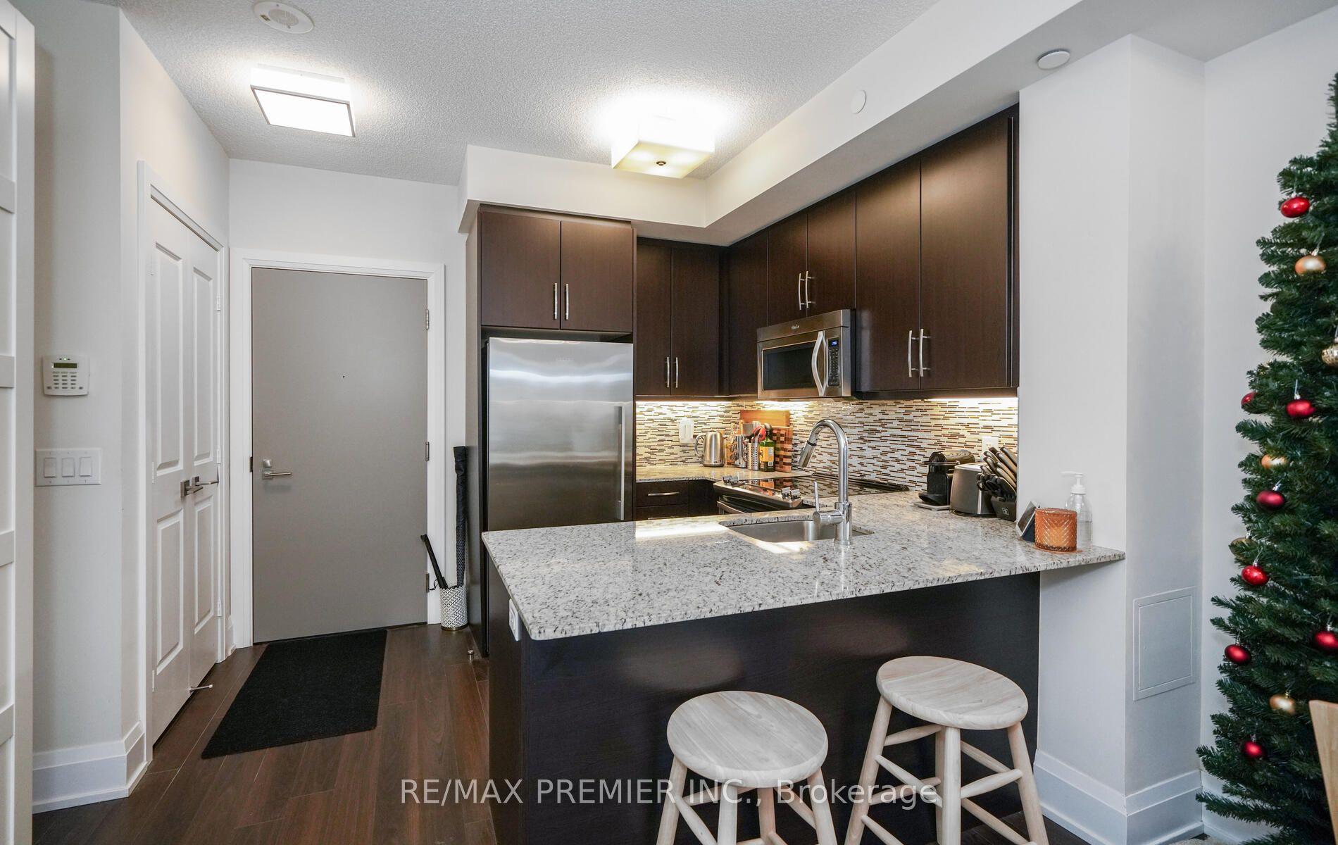 Photo 9 of Unit 303, 2 Old Mill Drive, Toronto, High Park-Swansea — HOMEH