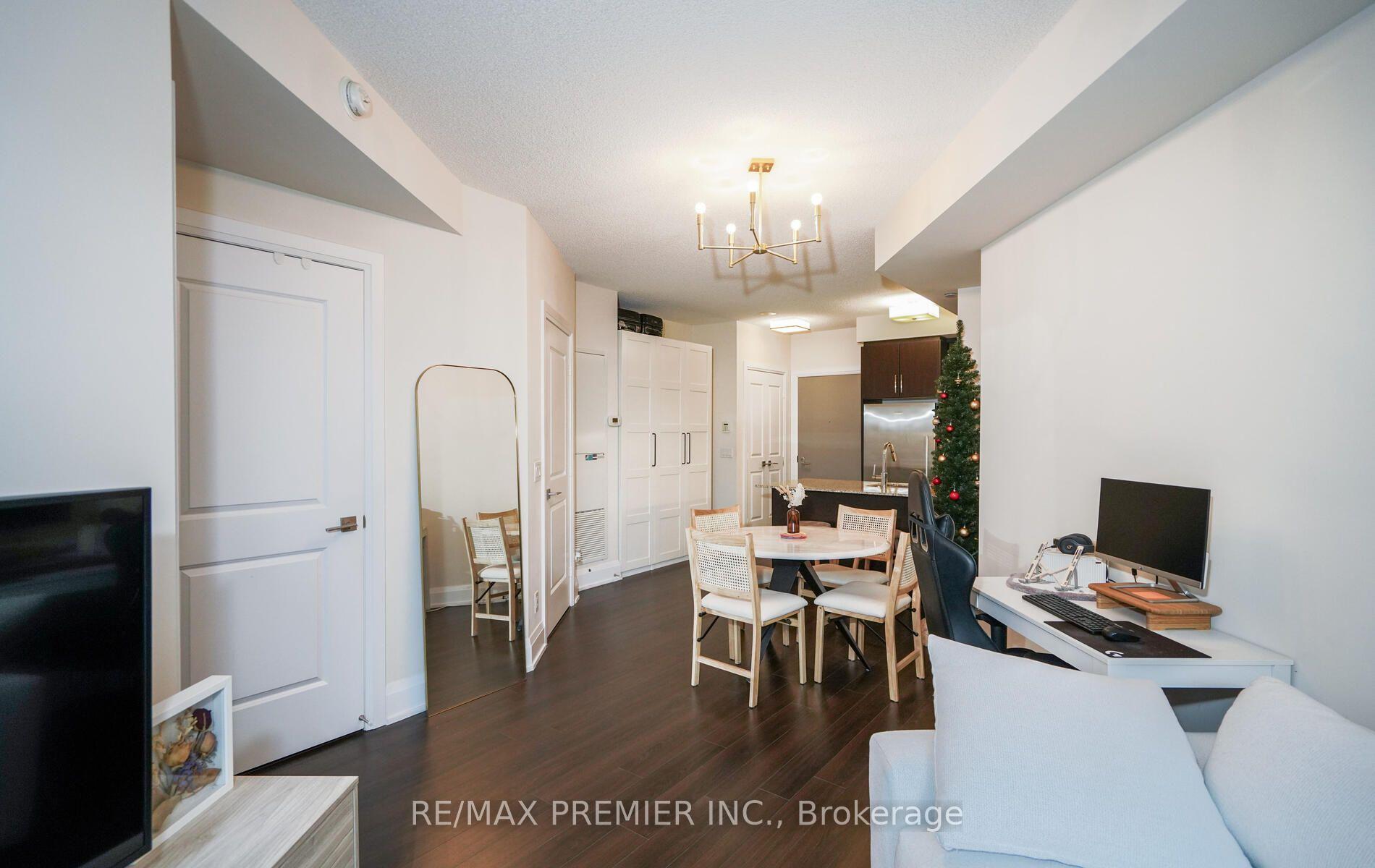 Photo 11 of Unit 303, 2 Old Mill Drive, Toronto, High Park-Swansea — HOMEH