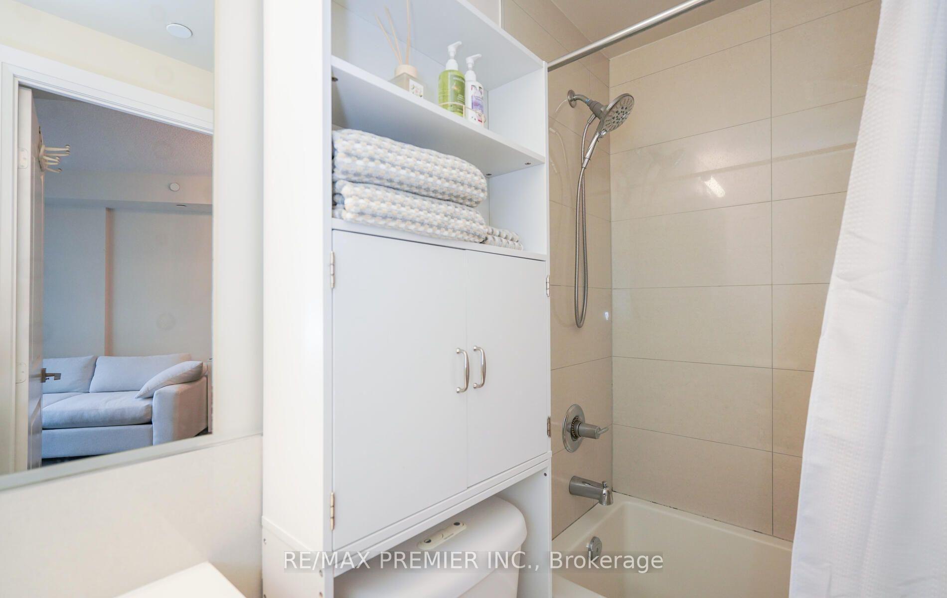 Photo 18 of Unit 303, 2 Old Mill Drive, Toronto, High Park-Swansea — HOMEH