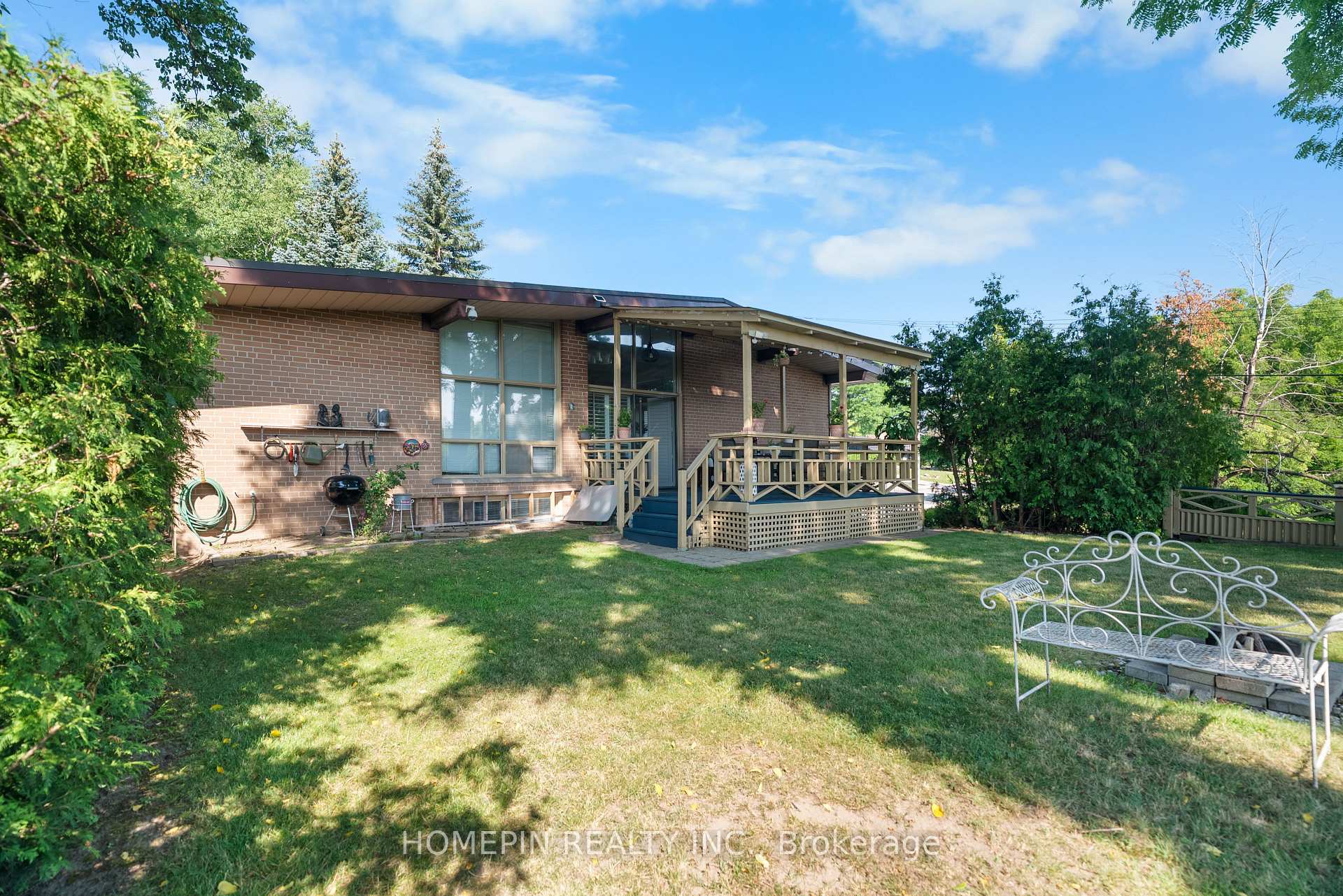 Photo 3 of 25 Grovetree Road, Etobicoke, Thistletown-Beaumonde Heights — HOMEH