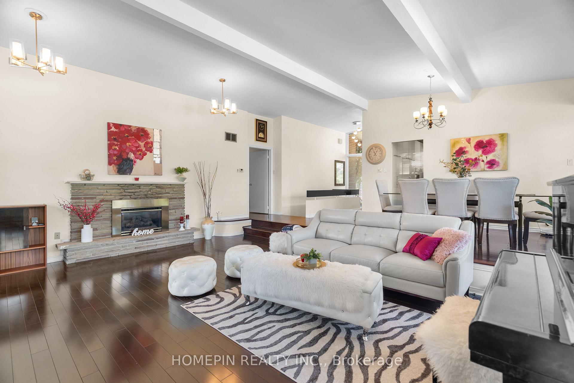 Photo 7 of 25 Grovetree Road, Etobicoke, Thistletown-Beaumonde Heights — HOMEH