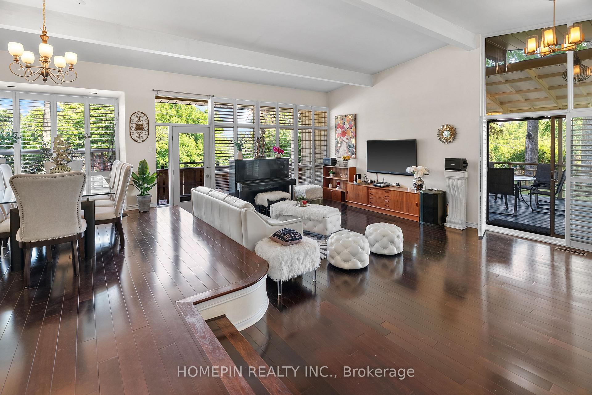Photo 10 of 25 Grovetree Road, Etobicoke, Thistletown-Beaumonde Heights — HOMEH