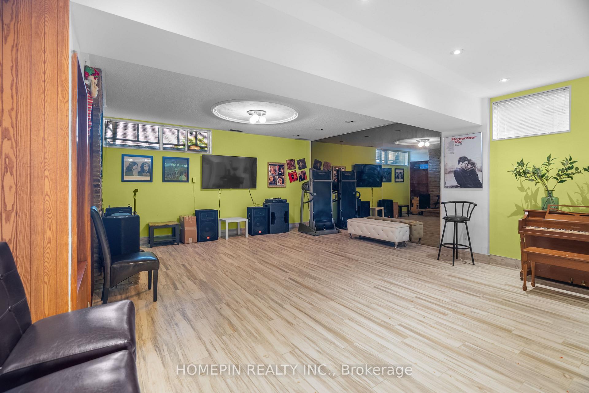 Photo 26 of 25 Grovetree Road, Etobicoke, Thistletown-Beaumonde Heights — HOMEH