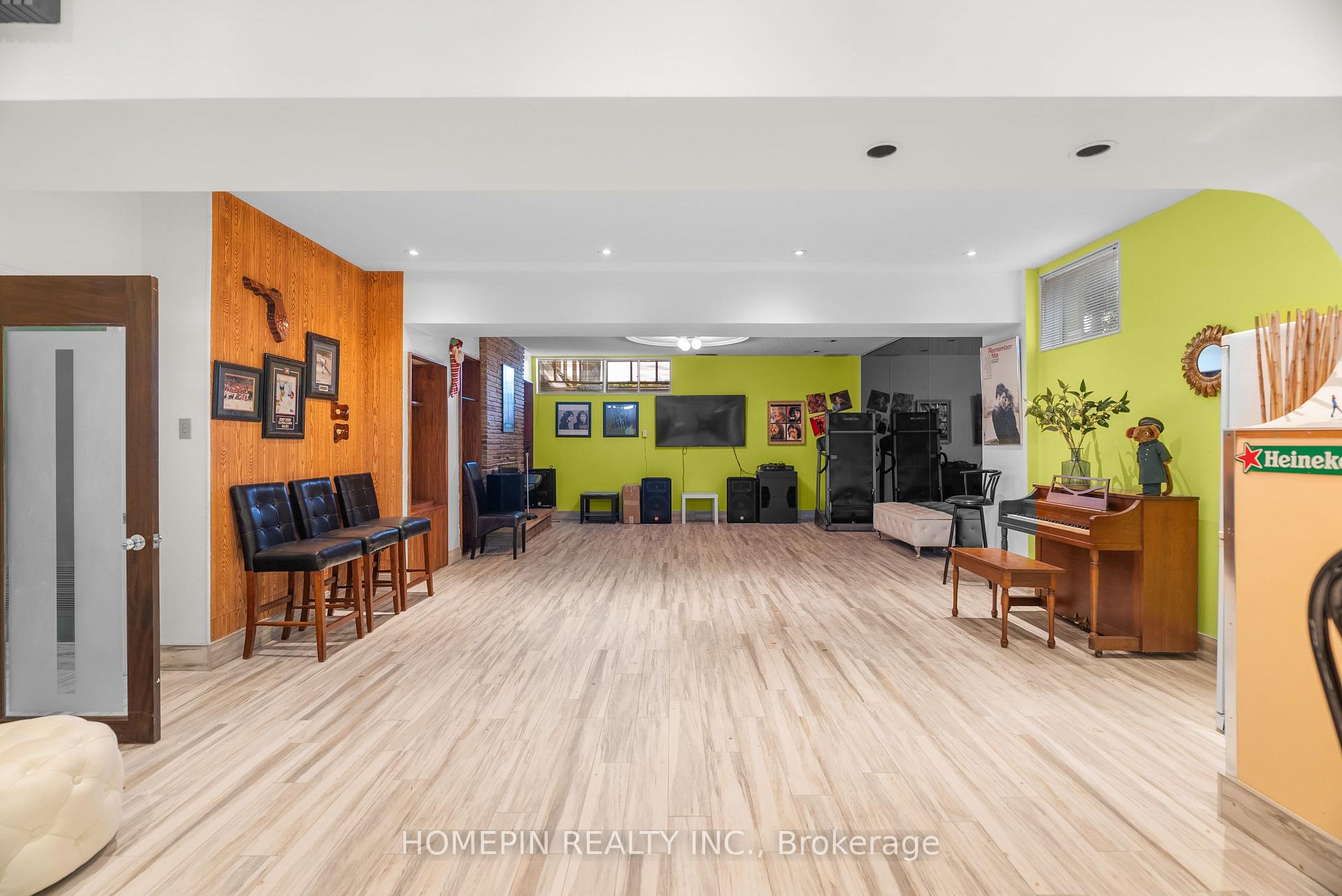 Photo 28 of 25 Grovetree Road, Etobicoke, Thistletown-Beaumonde Heights — HOMEH